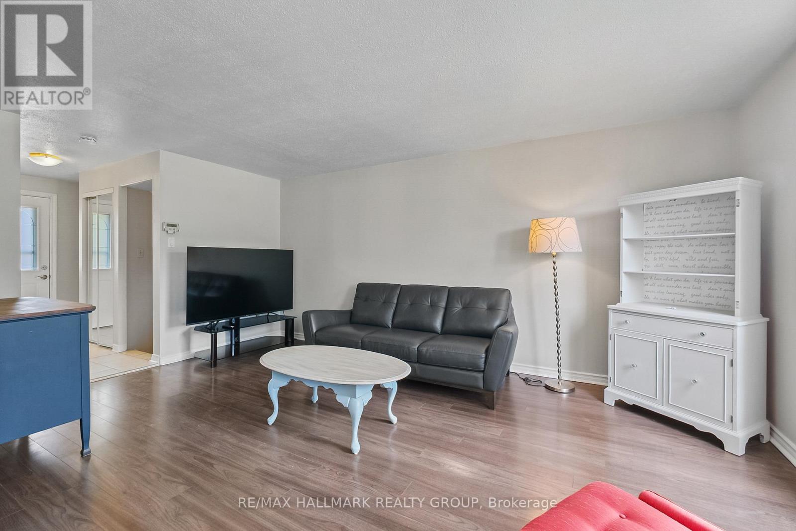 9 - 1483 Bethamy Lane, Ottawa, Ontario  K1J 8P7 - Photo 4 - X12382764