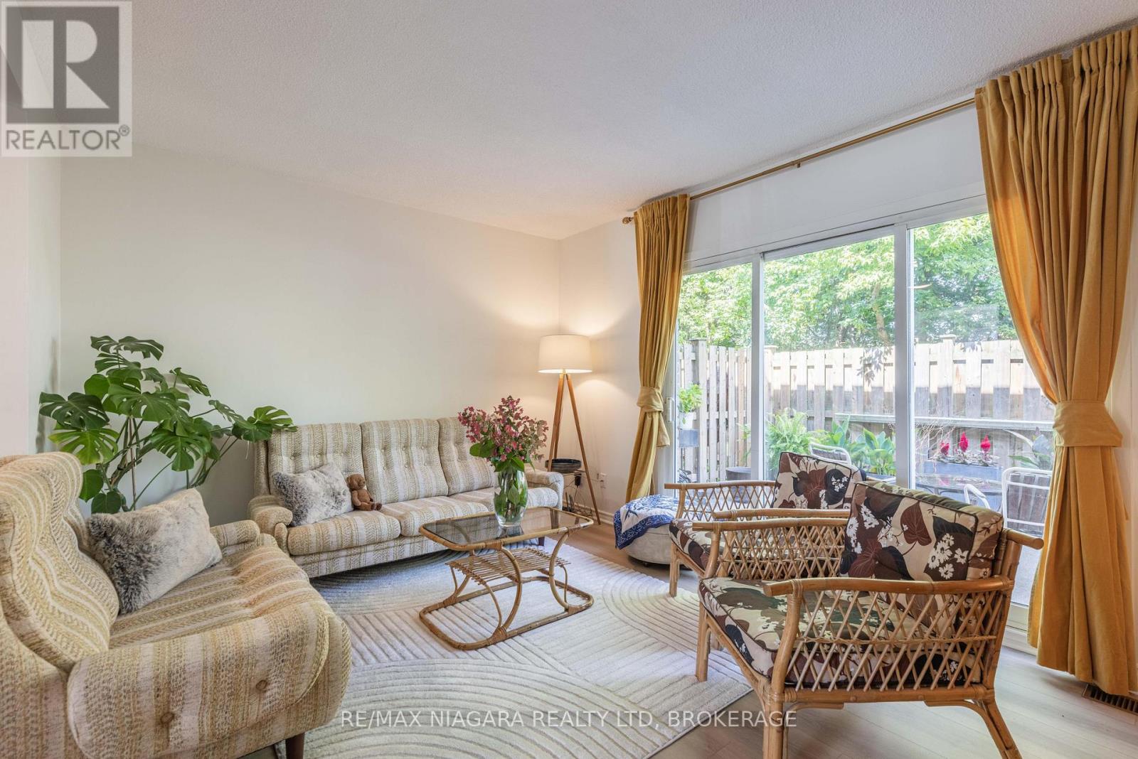 43 - 6767 Thorold Stone Road, Niagara Falls (Stamford), Ontario  L2J 3W9 - Photo 9 - X12382754