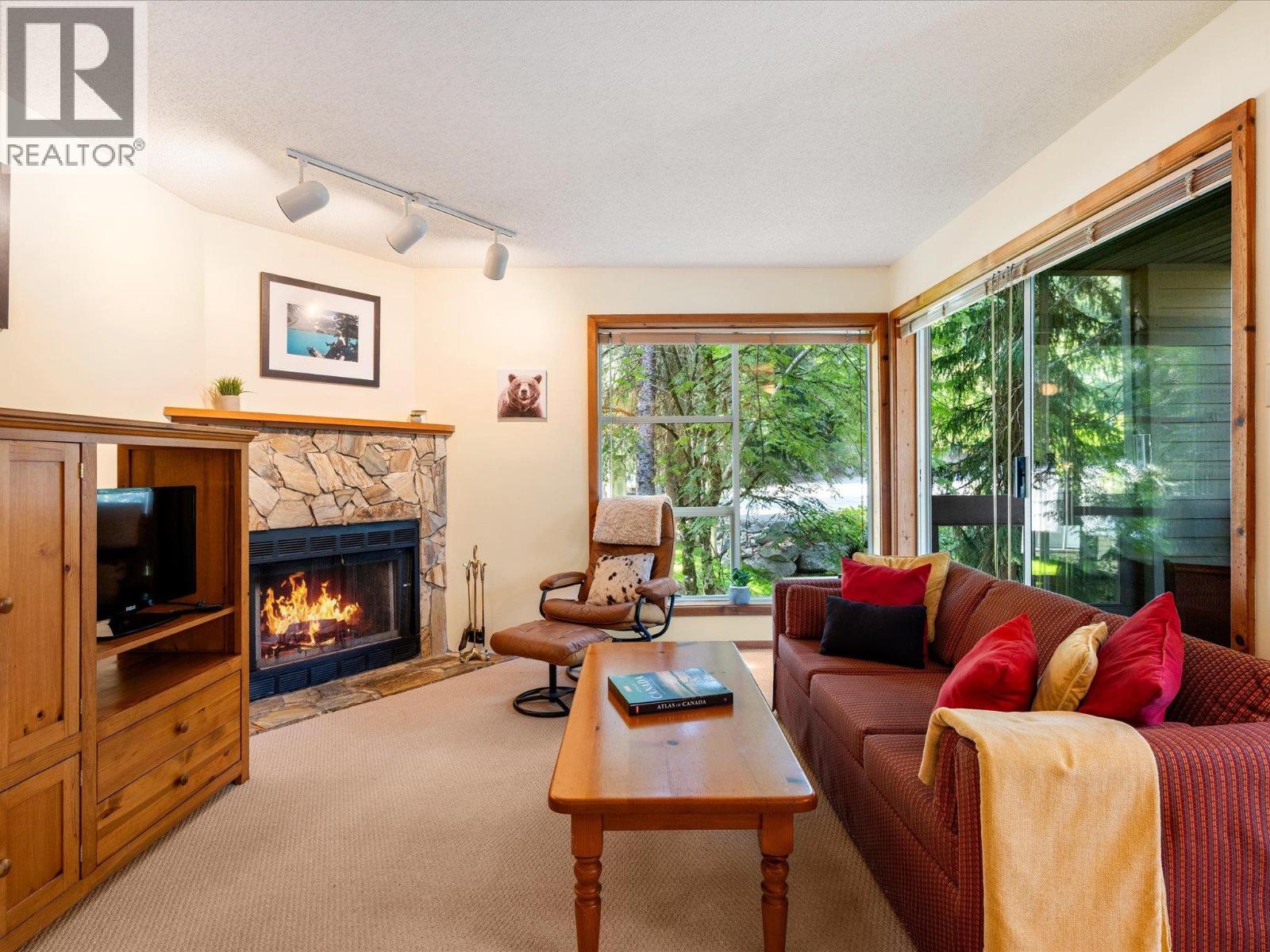 6 2217 Marmot Place, Whistler, British Columbia  V8E 0B4 - Photo 3 - R3044029