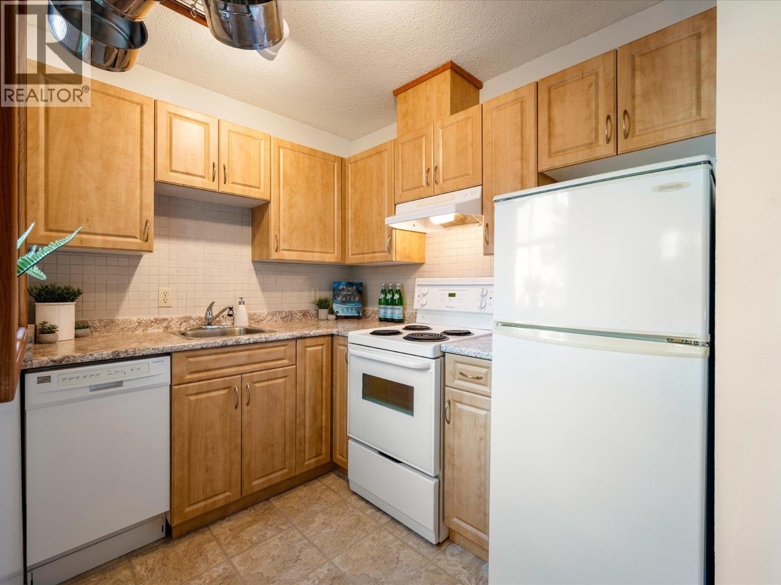 6 2217 Marmot Place, Whistler, British Columbia  V8E 0B4 - Photo 7 - R3044029