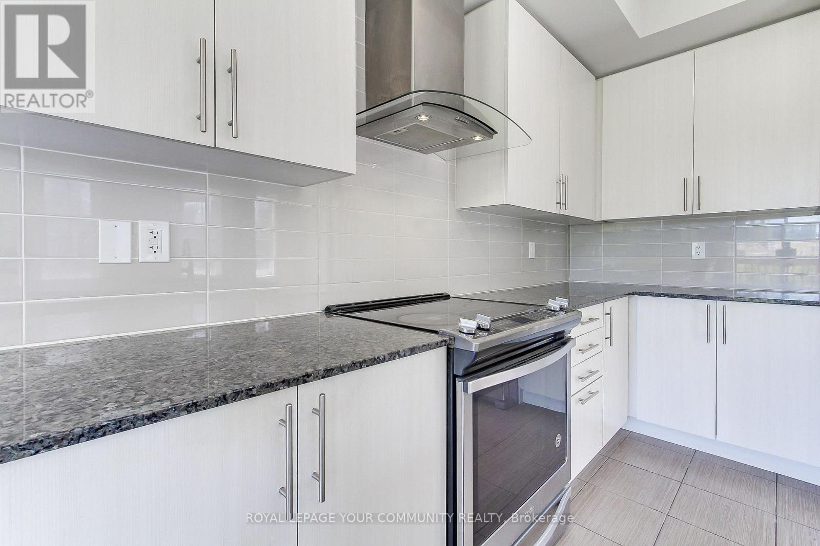 230 Bennett Street, Newmarket, Ontario  L3X 0M1 - Photo 11 - N12382762