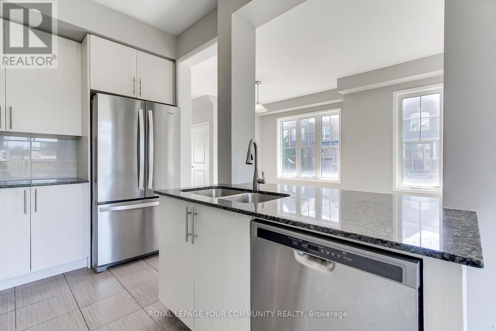 230 Bennett Street, Newmarket, Ontario  L3X 0M1 - Photo 12 - N12382762
