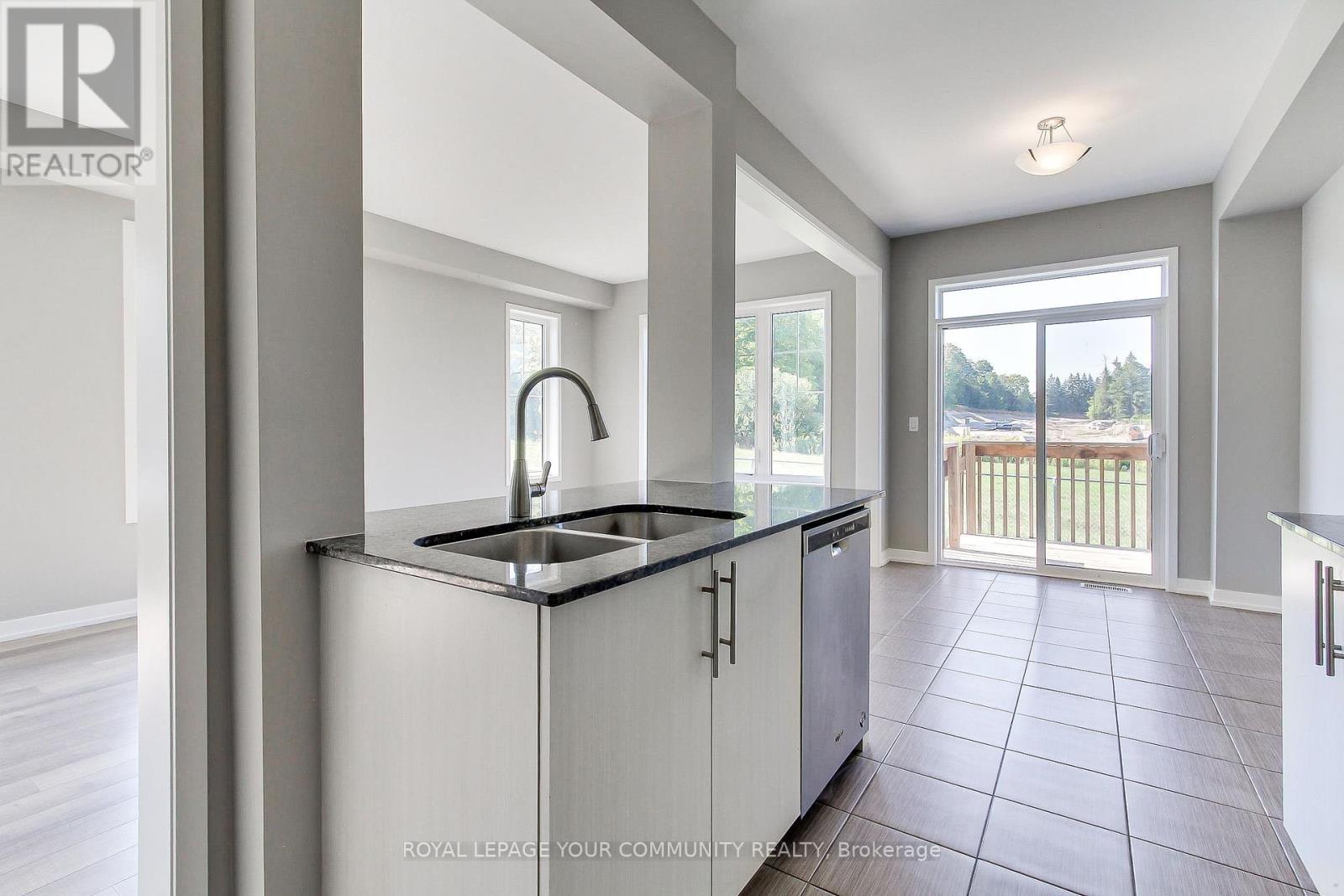 230 Bennett Street, Newmarket, Ontario  L3X 0M1 - Photo 13 - N12382762