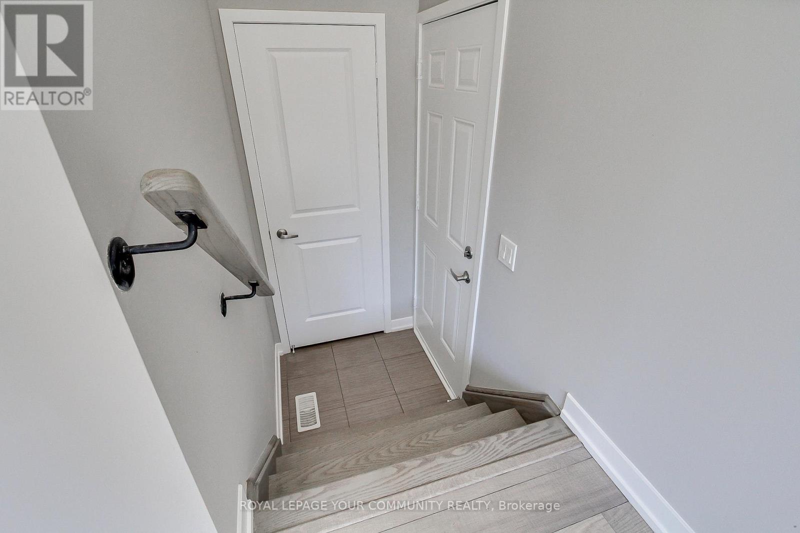 230 Bennett Street, Newmarket, Ontario  L3X 0M1 - Photo 17 - N12382762