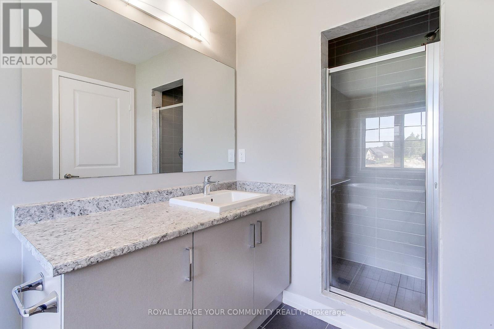 230 Bennett Street, Newmarket, Ontario  L3X 0M1 - Photo 24 - N12382762