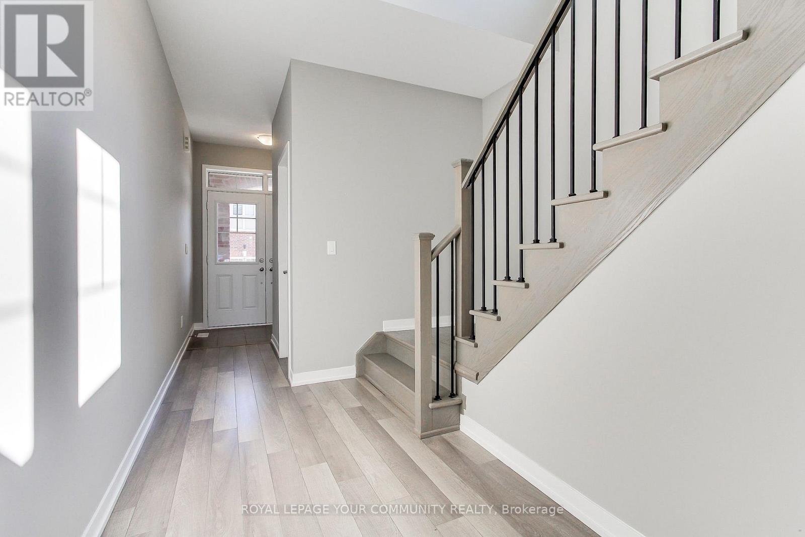 230 Bennett Street, Newmarket, Ontario  L3X 0M1 - Photo 3 - N12382762