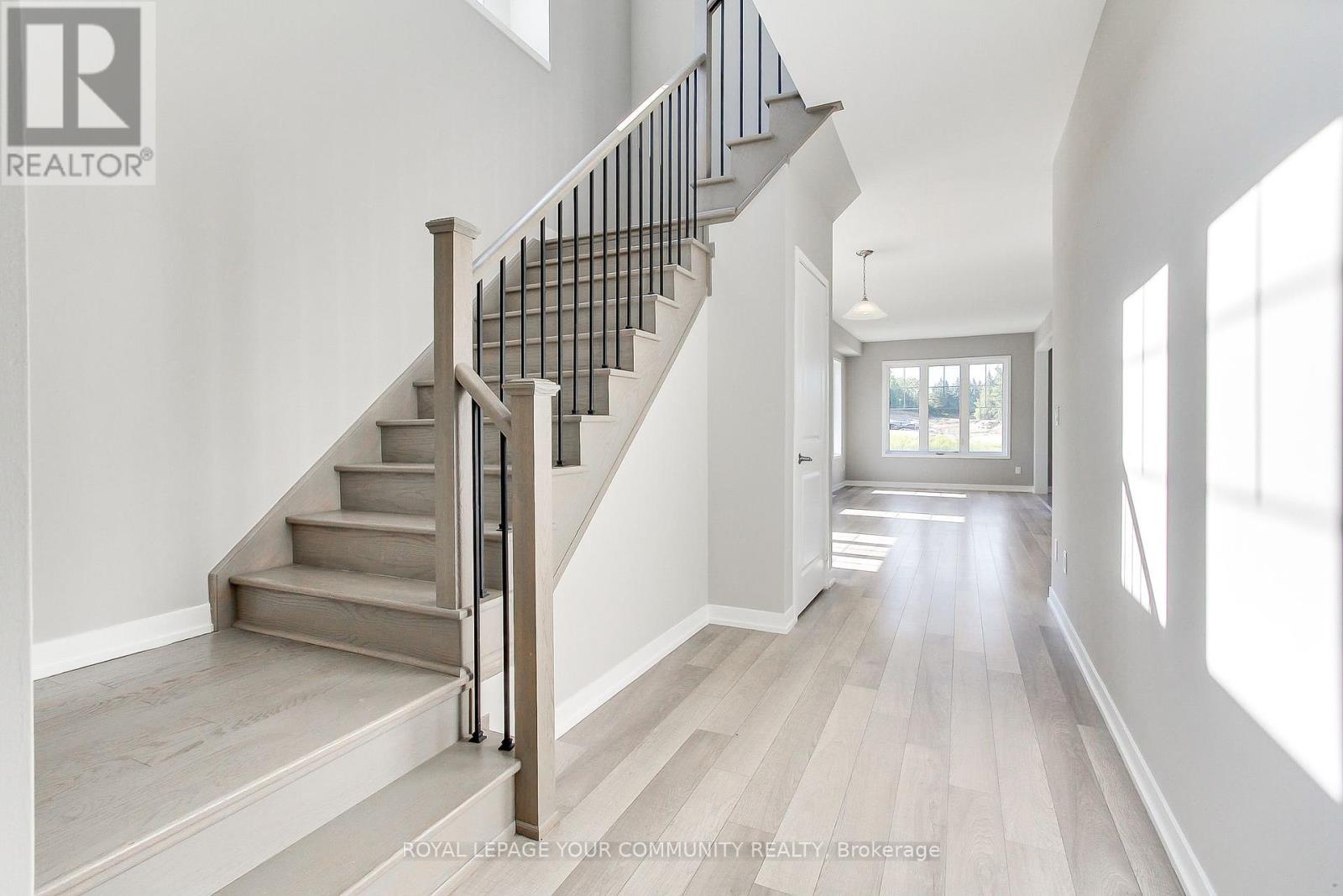 230 Bennett Street, Newmarket, Ontario  L3X 0M1 - Photo 4 - N12382762