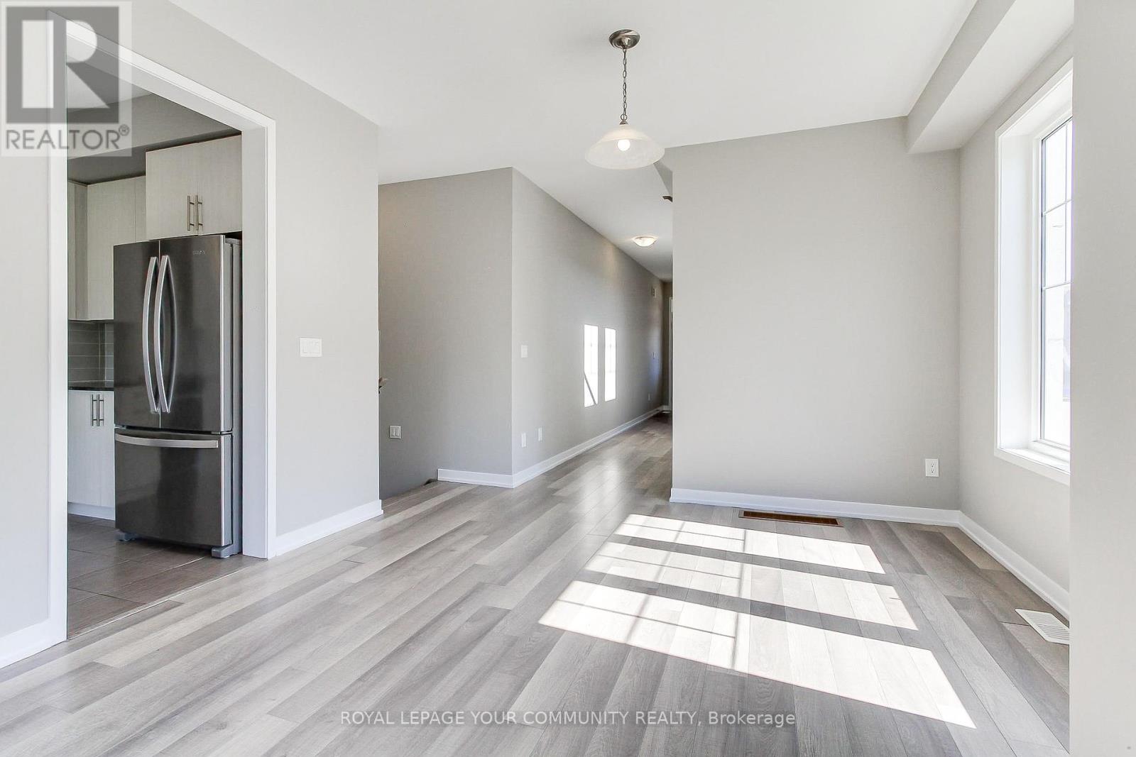 230 Bennett Street, Newmarket, Ontario  L3X 0M1 - Photo 5 - N12382762