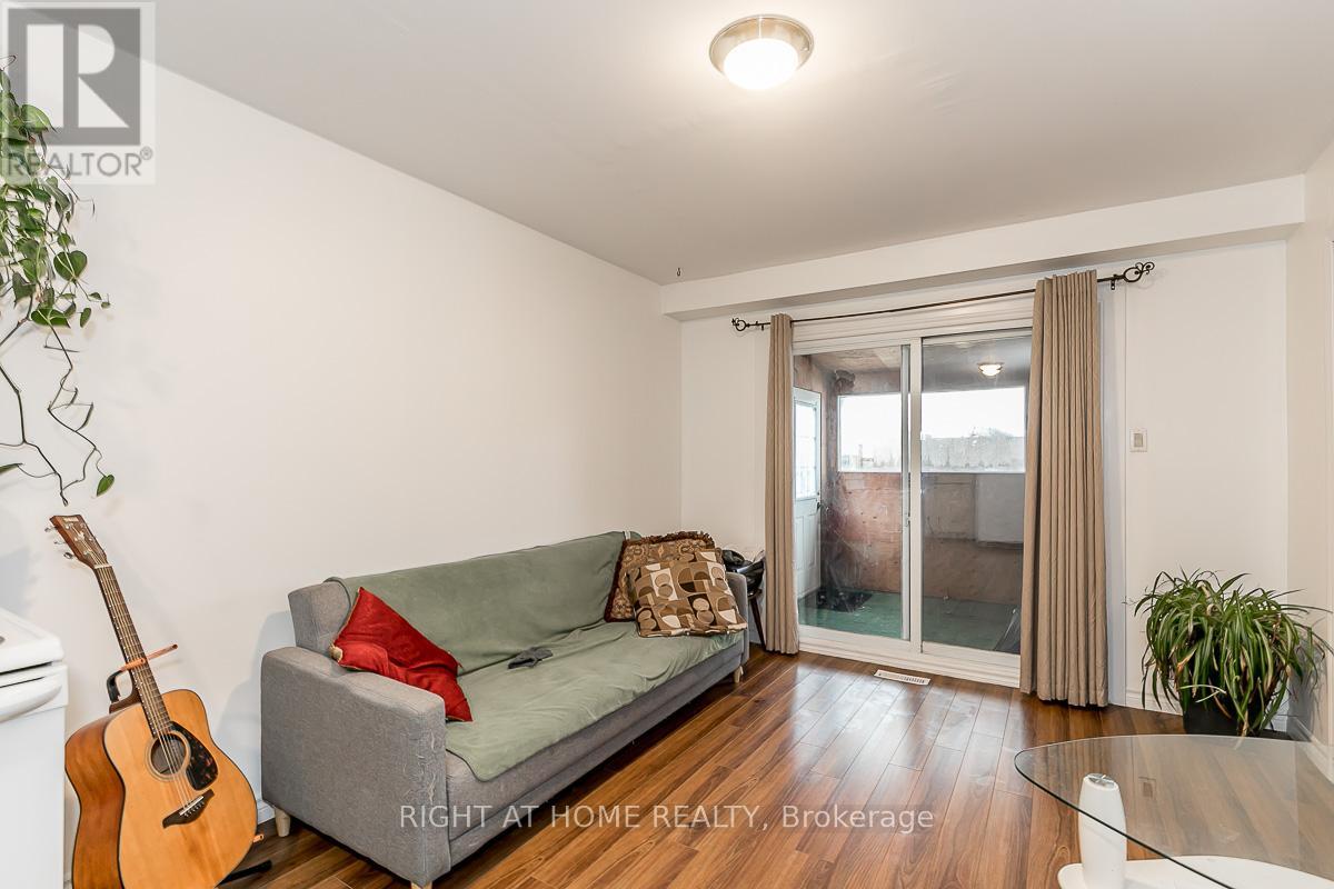 Lower - 20 Carlton Road, Barrie, Ontario  L4M 5J6 - Photo 12 - S12382745