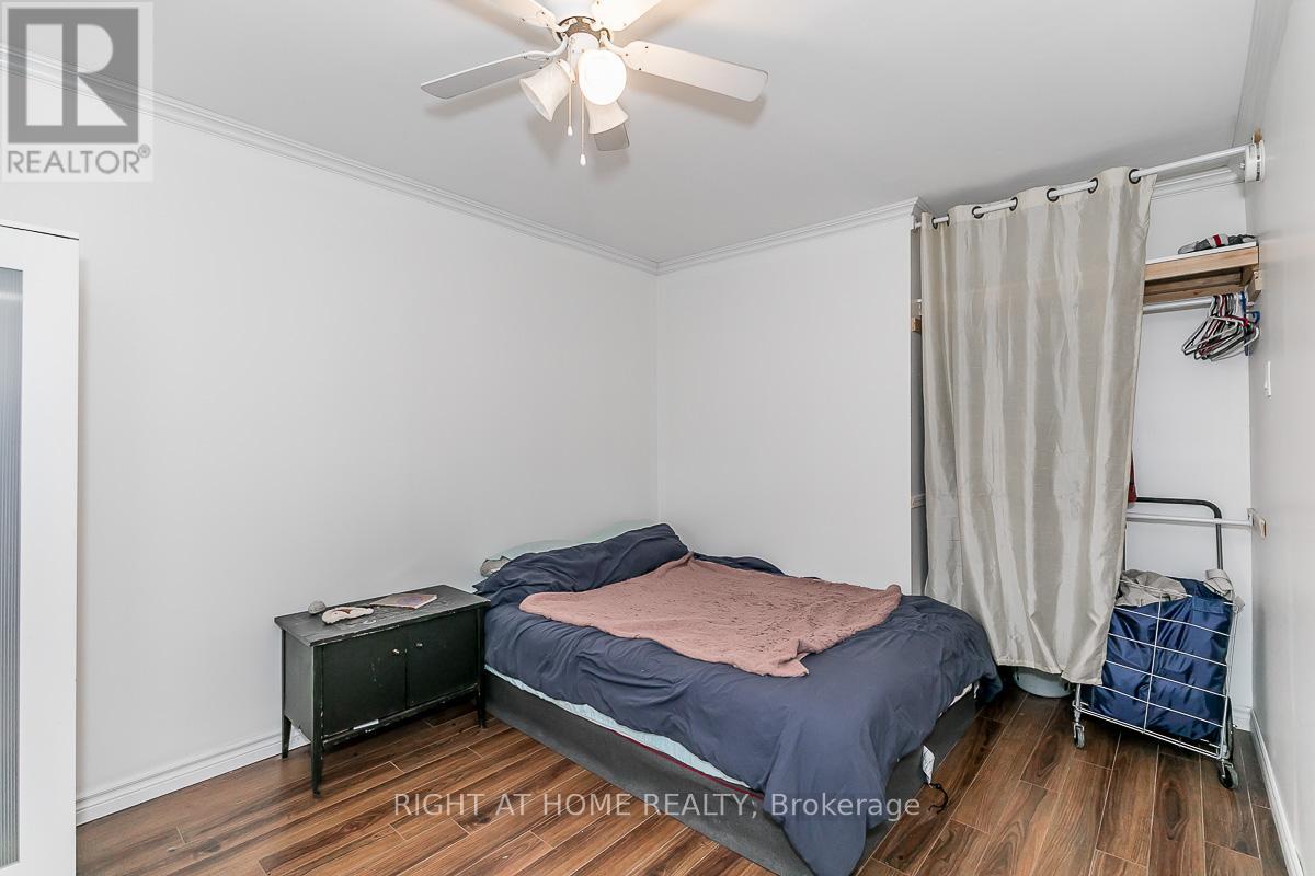Lower - 20 Carlton Road, Barrie, Ontario  L4M 5J6 - Photo 15 - S12382745