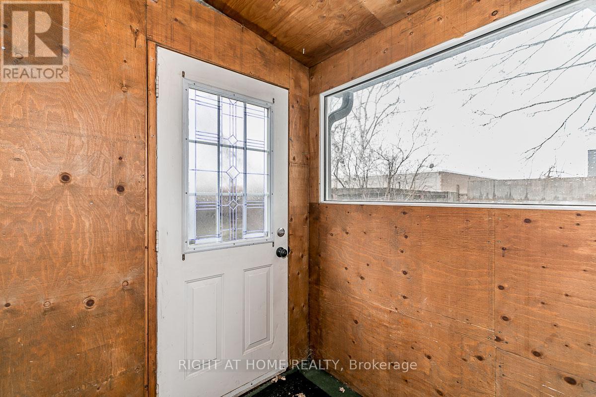 Lower - 20 Carlton Road, Barrie, Ontario  L4M 5J6 - Photo 21 - S12382745