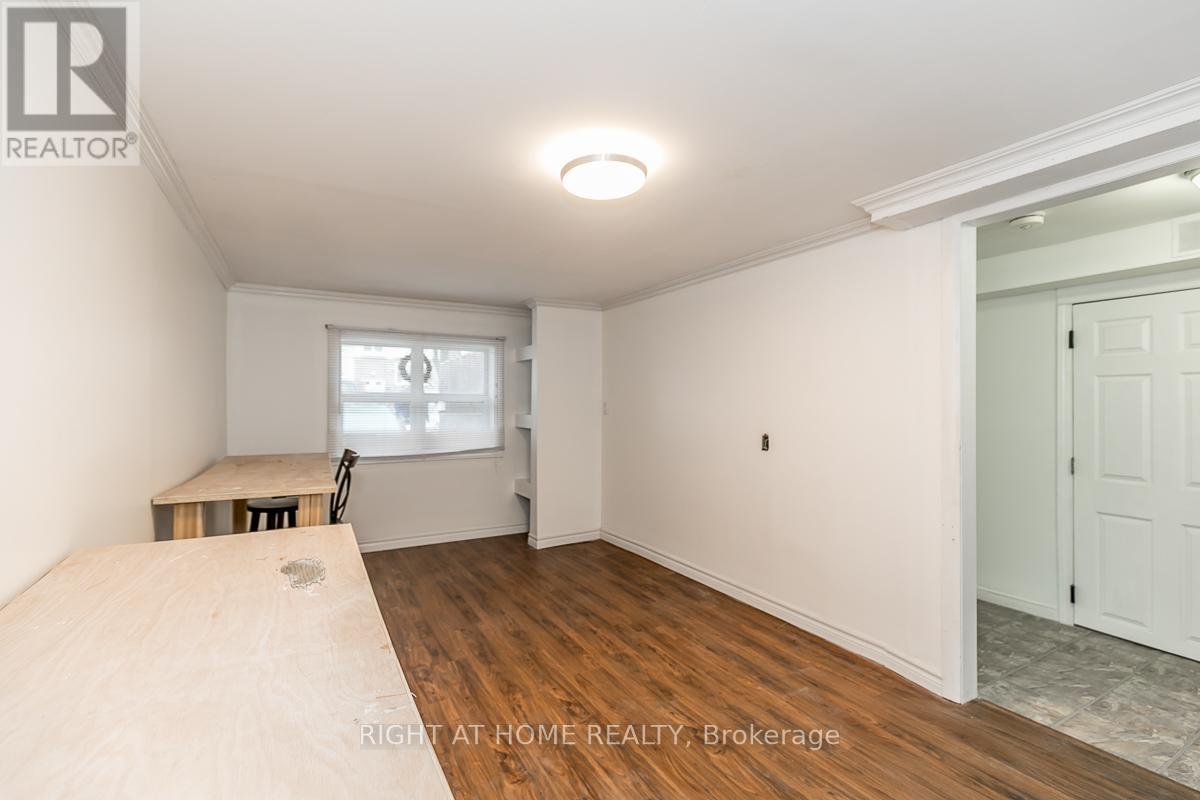Lower - 20 Carlton Road, Barrie, Ontario  L4M 5J6 - Photo 5 - S12382745