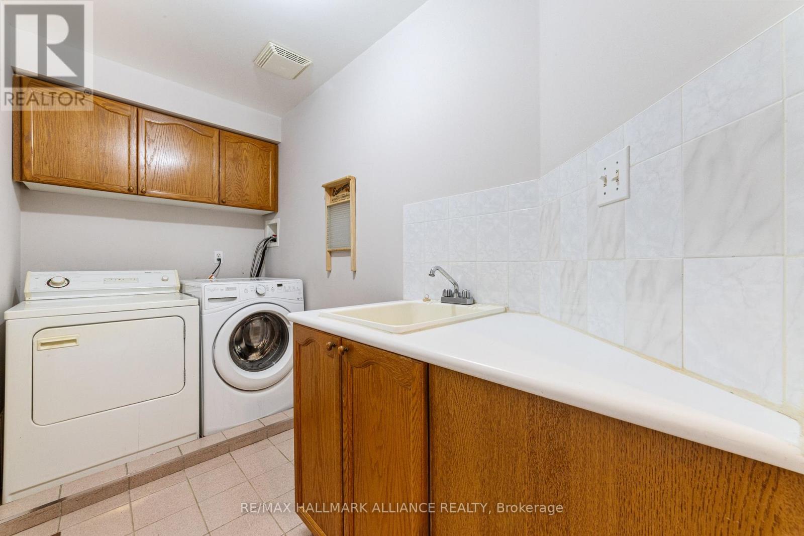 365 Turnberry Crescent, Mississauga, Ontario  L4Z 3W3 - Photo 21 - W12382765