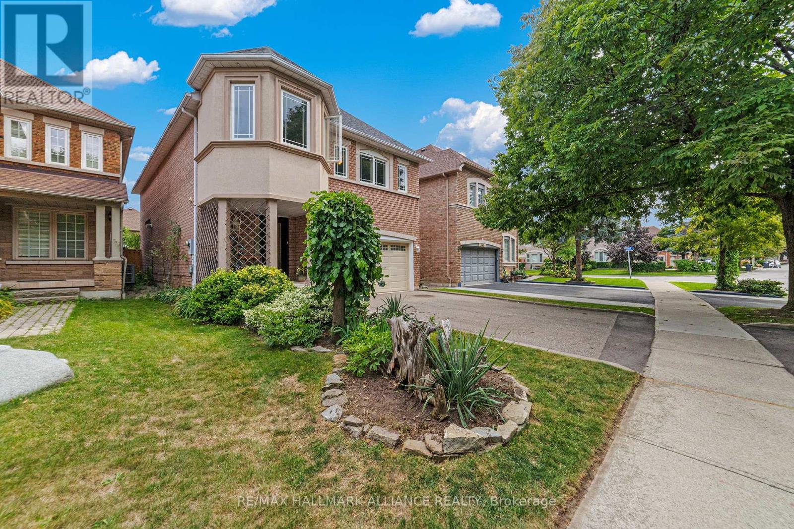 365 Turnberry Crescent, Mississauga, Ontario  L4Z 3W3 - Photo 3 - W12382765