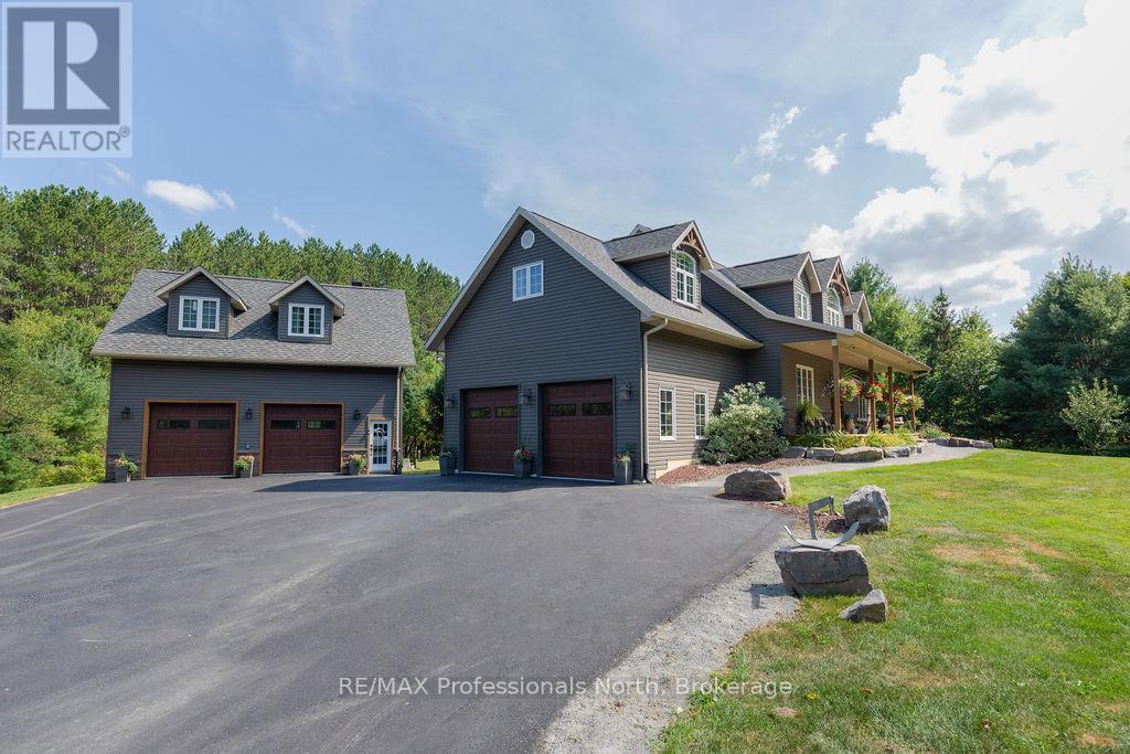 427 SKYHILLS ROAD, Huntsville, Ontario
