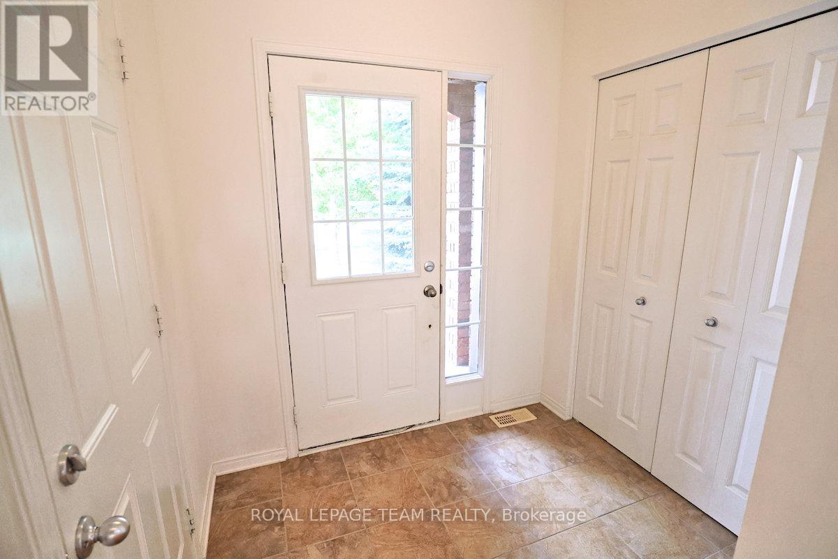 177 Romina Street, Ottawa, Ontario  K2S 0J7 - Photo 3 - X12382768