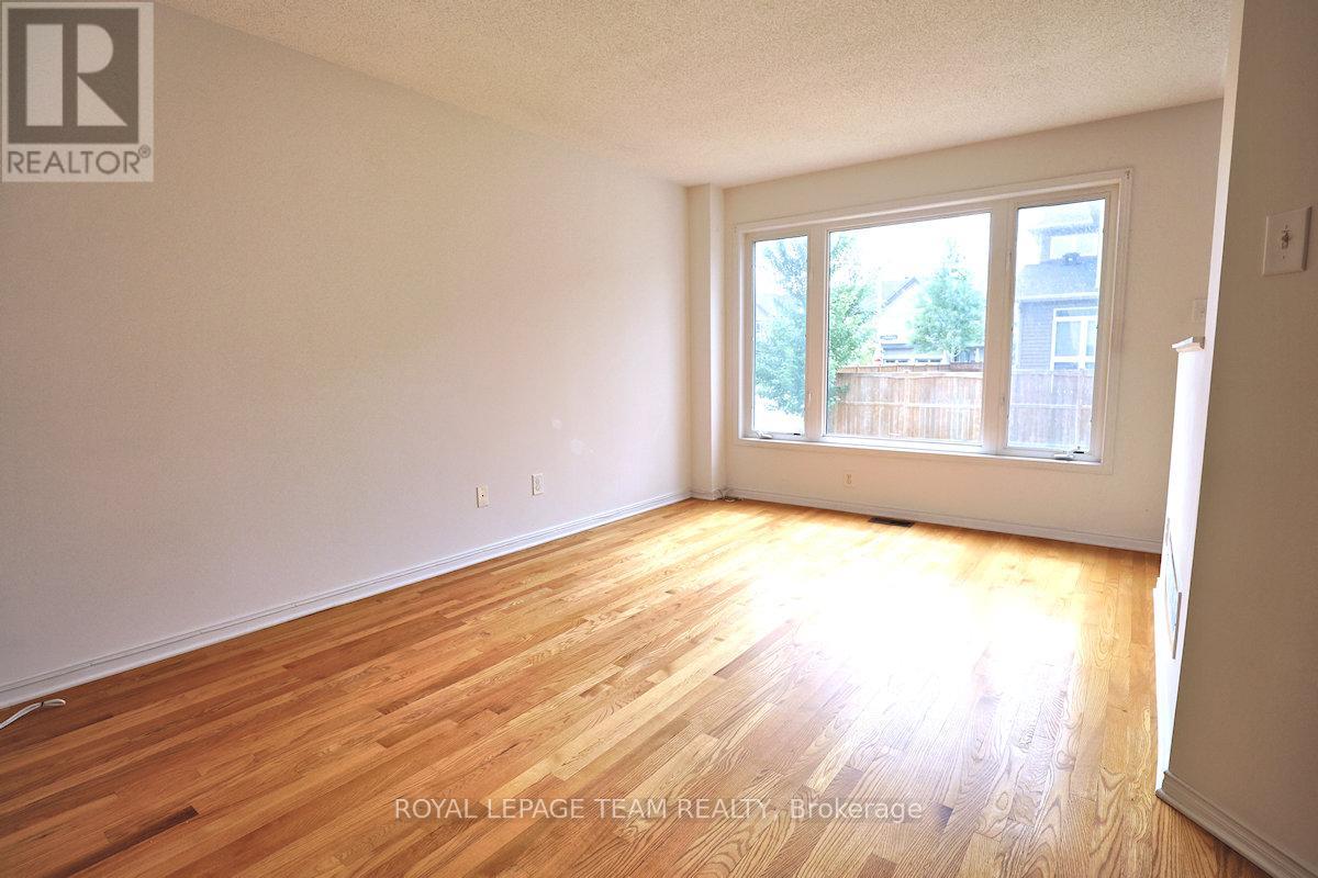 177 Romina Street, Ottawa, Ontario  K2S 0J7 - Photo 5 - X12382768
