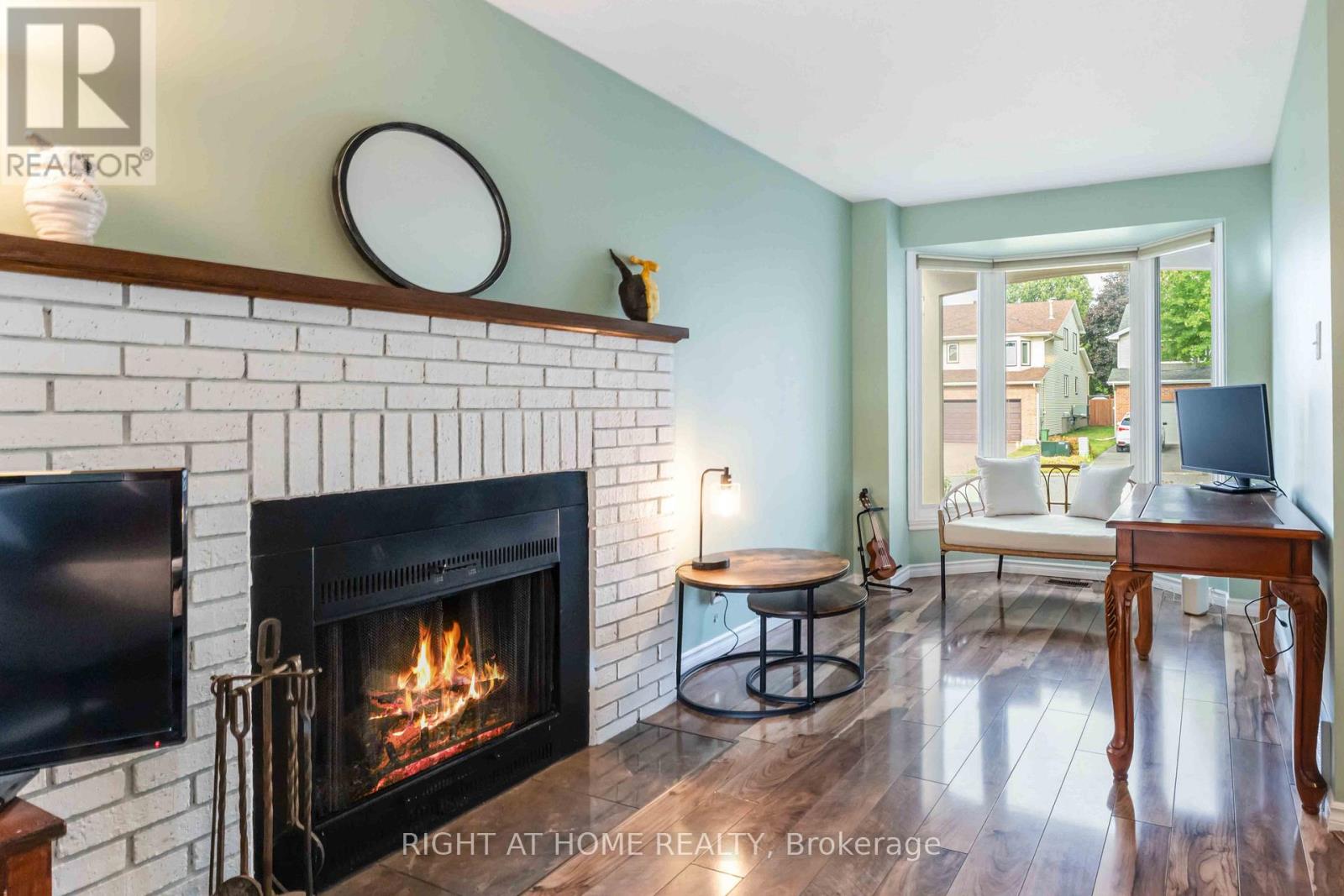 Property at 8 STABLE WAY image 4