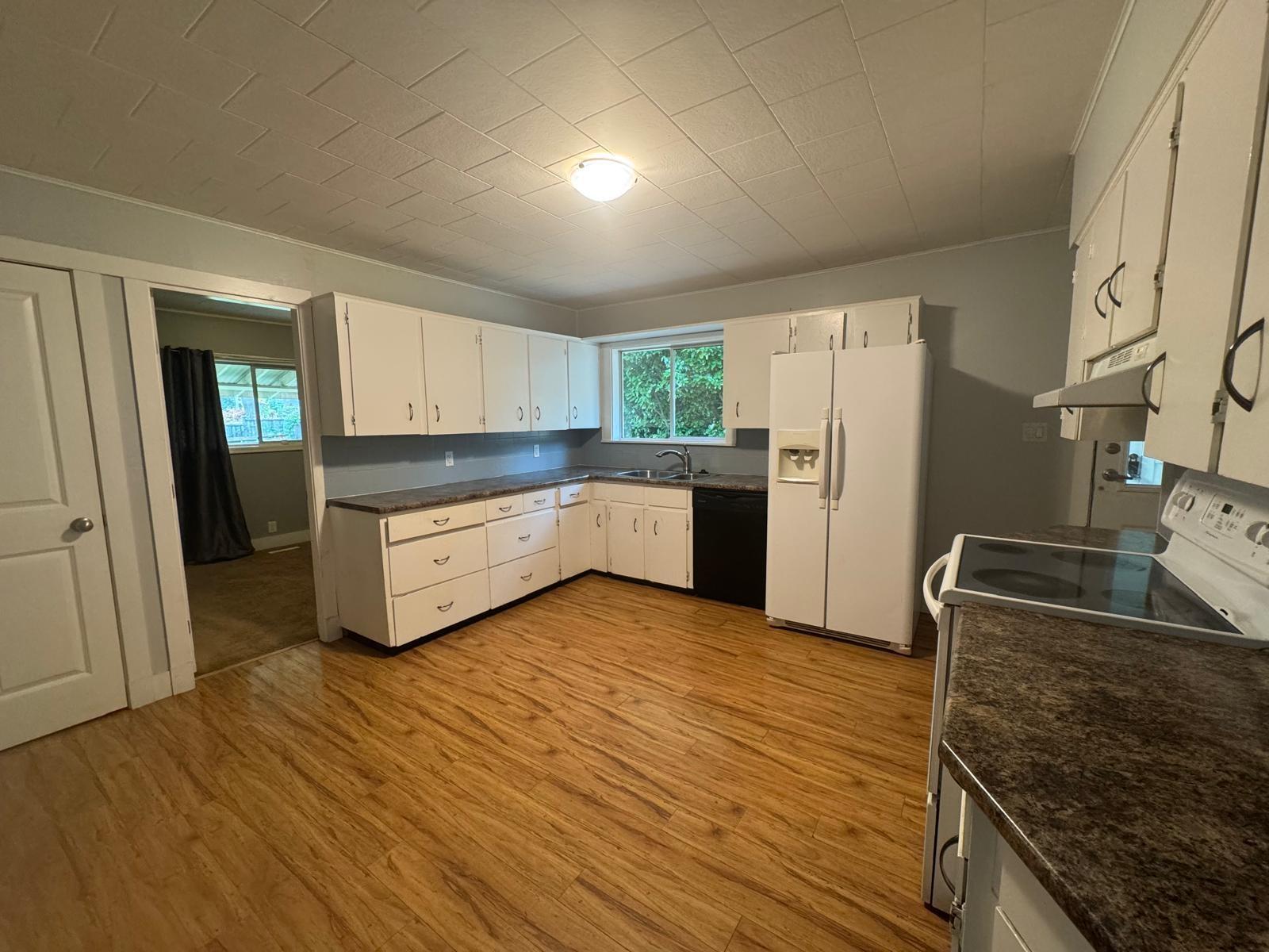 Property at 7657 BLOTT STREET image 3