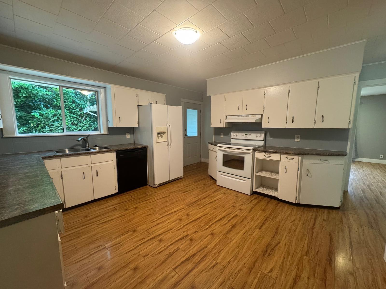 Property at 7657 BLOTT STREET image 4