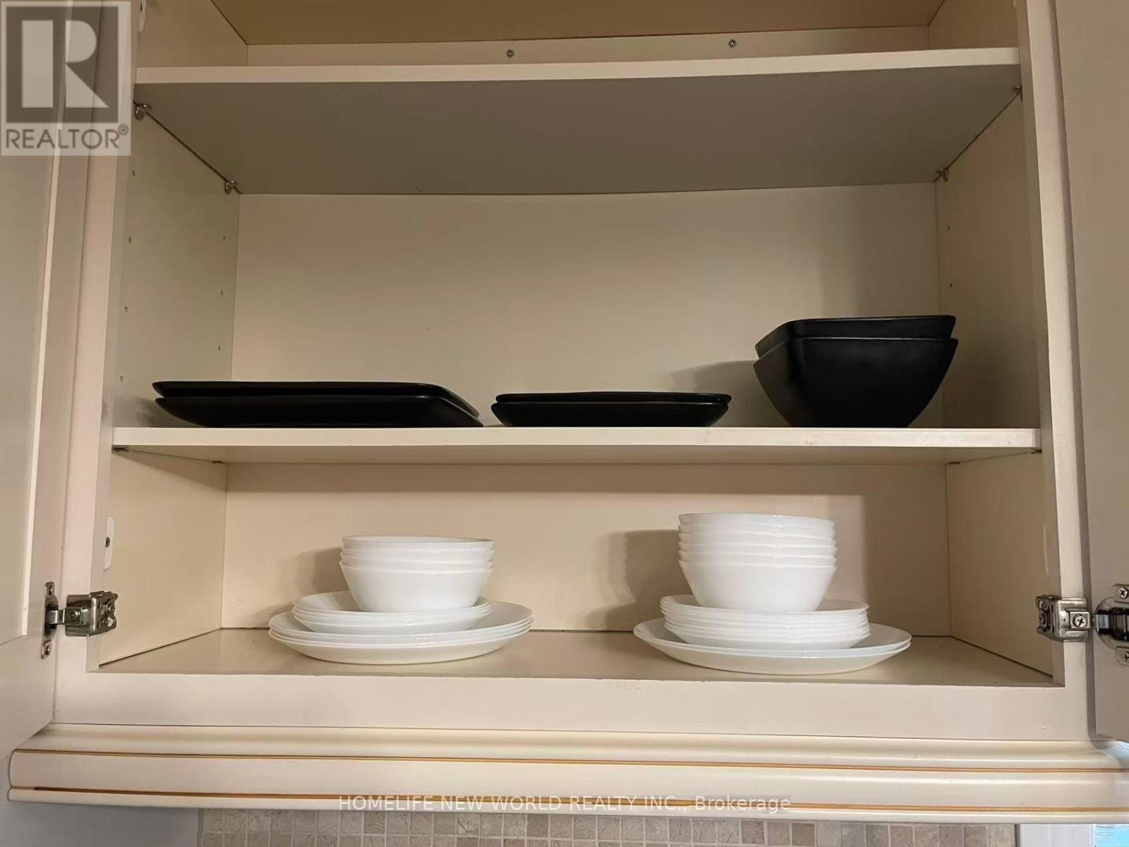 Main - 123 Combe Avenue, Toronto, Ontario  M3H 4K2 - Photo 10 - C12382769