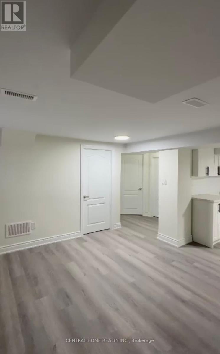 1372 Rebecca Street, Oakville, Ontario  L6L 1Z4 - Photo 16 - W12382772