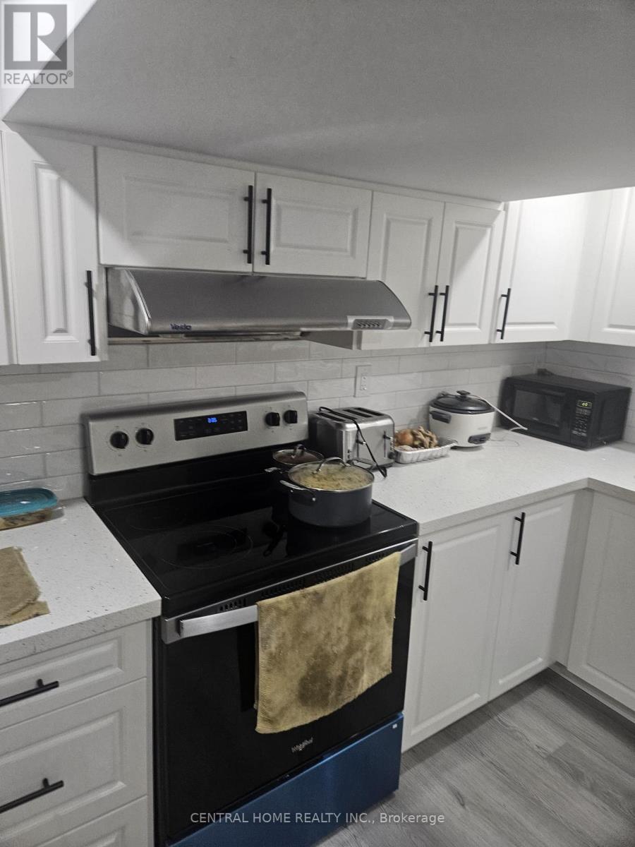 1372 Rebecca Street, Oakville, Ontario  L6L 1Z4 - Photo 6 - W12382772