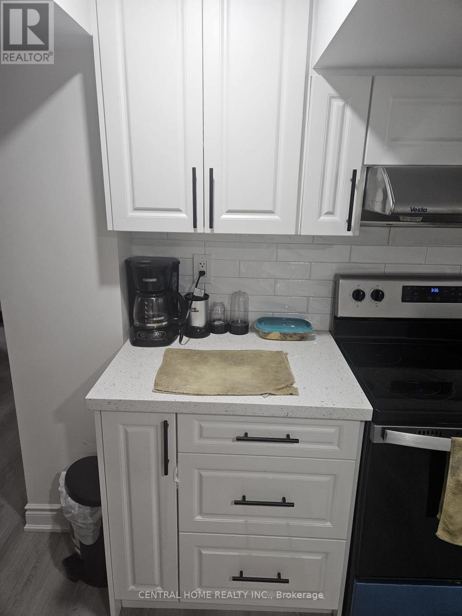 1372 Rebecca Street, Oakville, Ontario  L6L 1Z4 - Photo 8 - W12382772