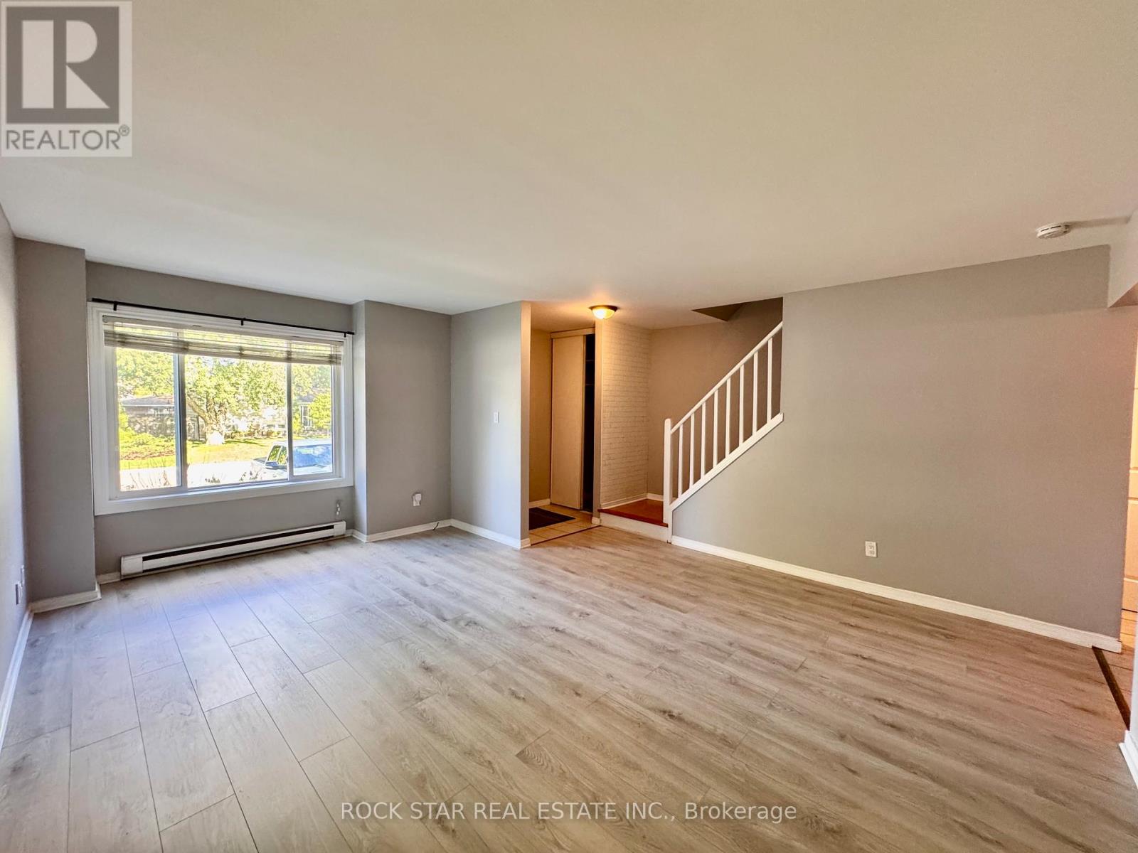 1 - 2 Cedar Drive, Orangeville, Ontario  L9W 2X6 - Photo 4 - W12382777