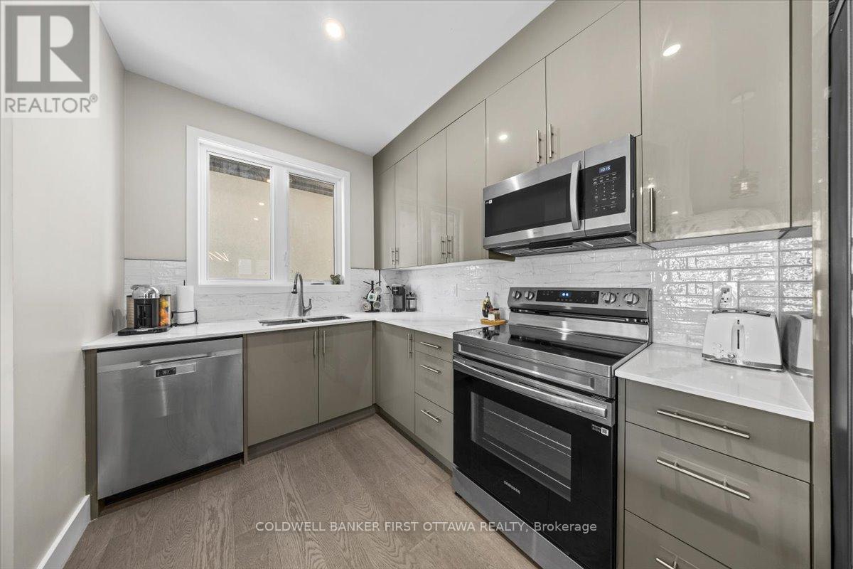 A/b - 22 Inverkip Avenue, Ottawa, Ontario  K1T 4B7 - Photo 9 - X12382810