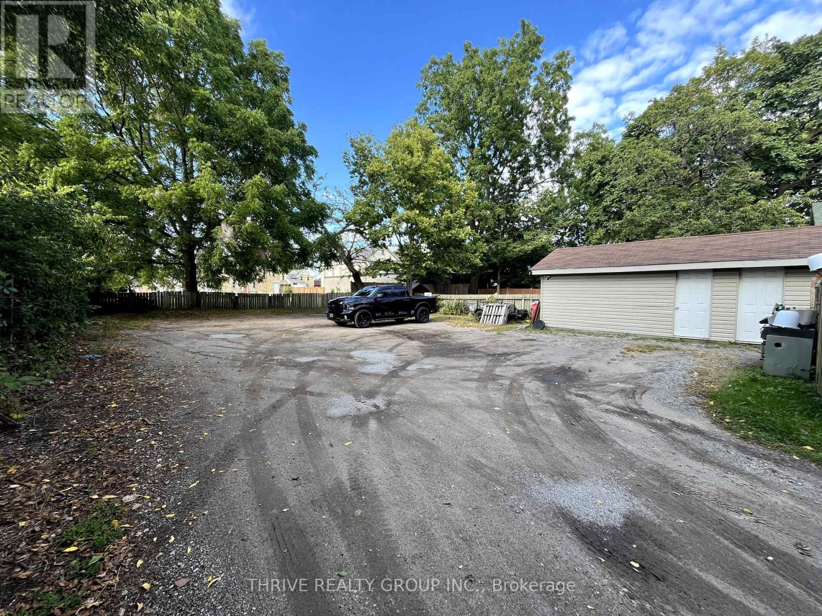 448 Simcoe Street, London East, Ontario  N6B 1K2 - Photo 11 - X12382796
