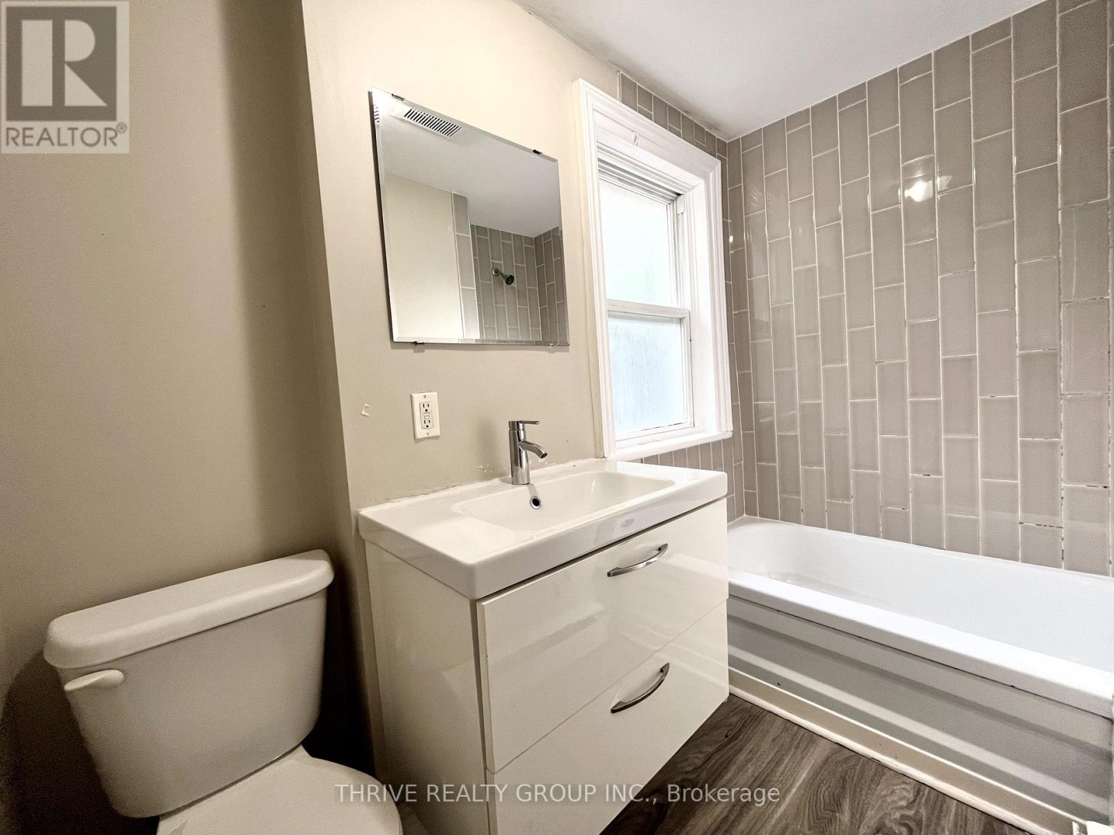 448 Simcoe Street, London East, Ontario  N6B 1K2 - Photo 8 - X12382796