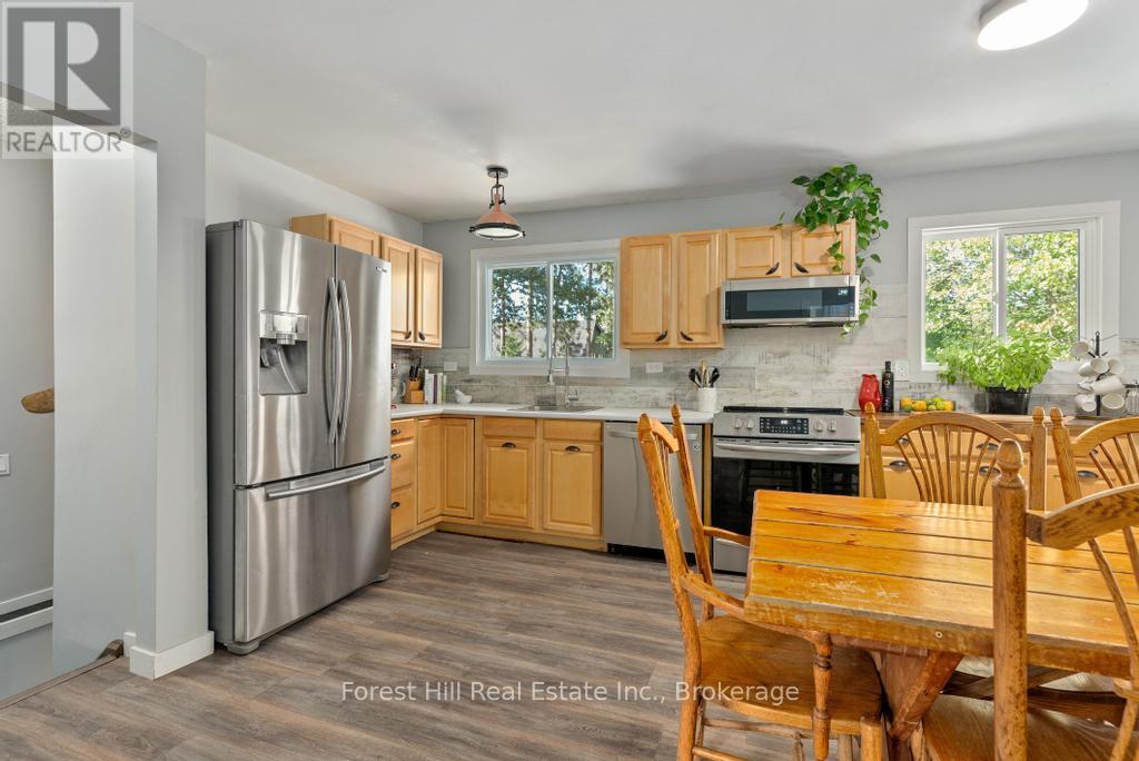 1076 Harvey Avenue, Algonquin Highlands, Ontario  P0A 1E0 - Photo 15 - X12377402