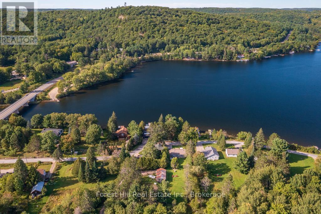 1076 Harvey Avenue, Algonquin Highlands, Ontario  P0A 1E0 - Photo 4 - X12377402