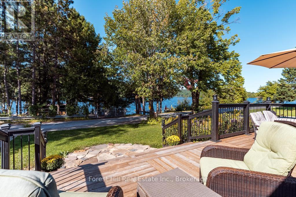 1076 Harvey Avenue, Algonquin Highlands, Ontario  P0A 1E0 - Photo 8 - X12377402