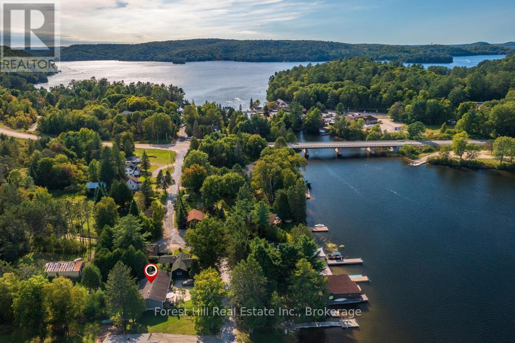 1076 Harvey Avenue, Algonquin Highlands, Ontario  P0A 1E0 - Photo 31 - X12377402