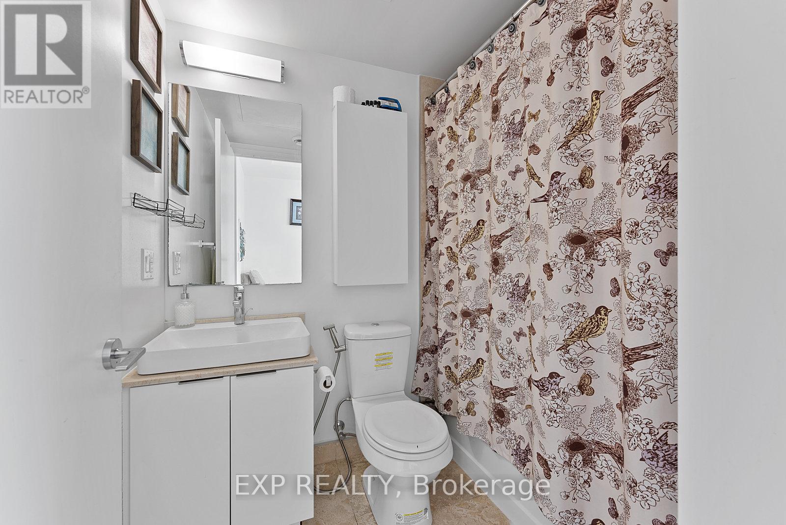 3702 - 14 York Street, Toronto, Ontario  M5J 0B1 - Photo 10 - C12382805
