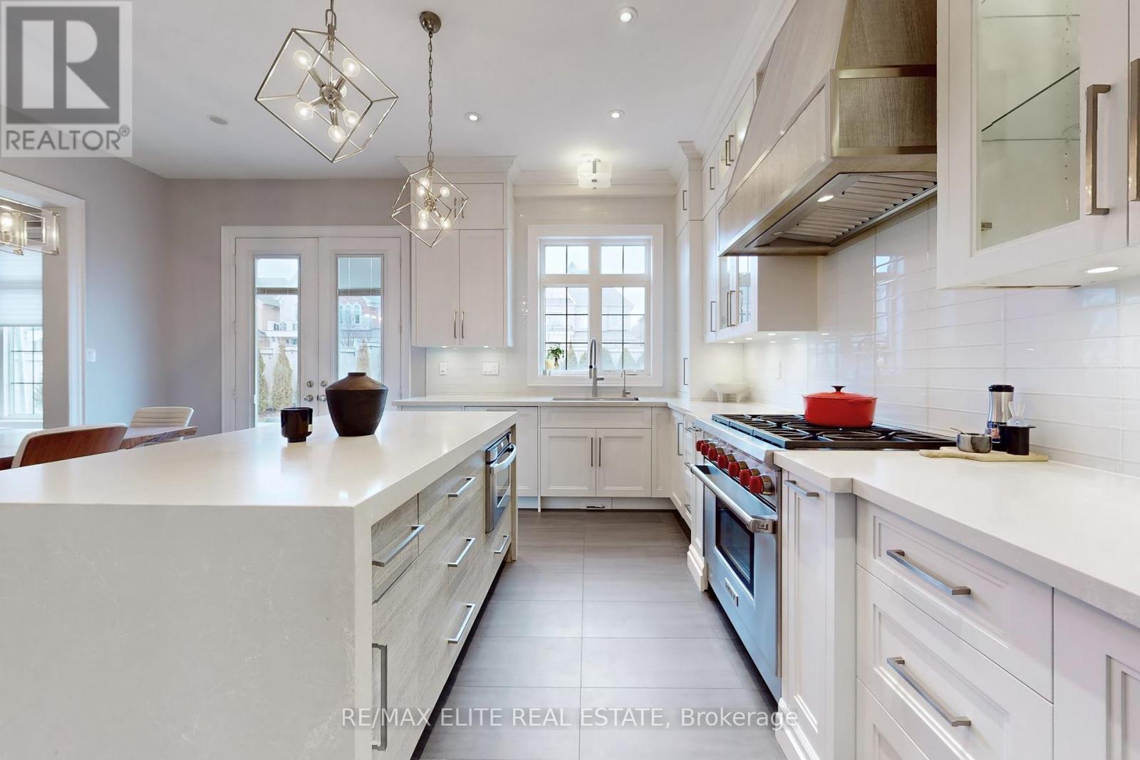 7 Colyton Court, Aurora (Aurora Grove), Ontario  L4G 6Z6 - Photo 13 - N12382795