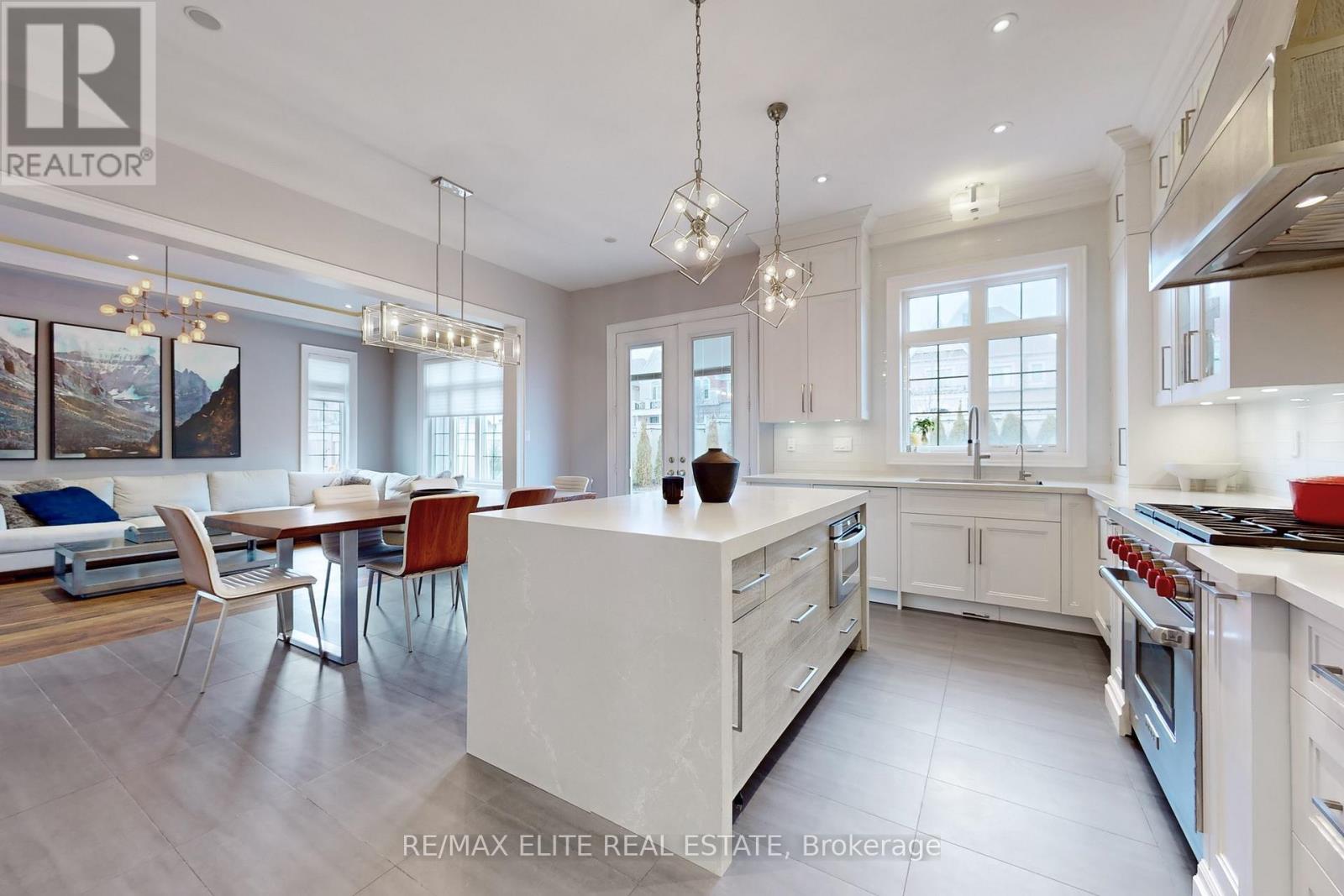 7 Colyton Court, Aurora (Aurora Grove), Ontario  L4G 6Z6 - Photo 14 - N12382795