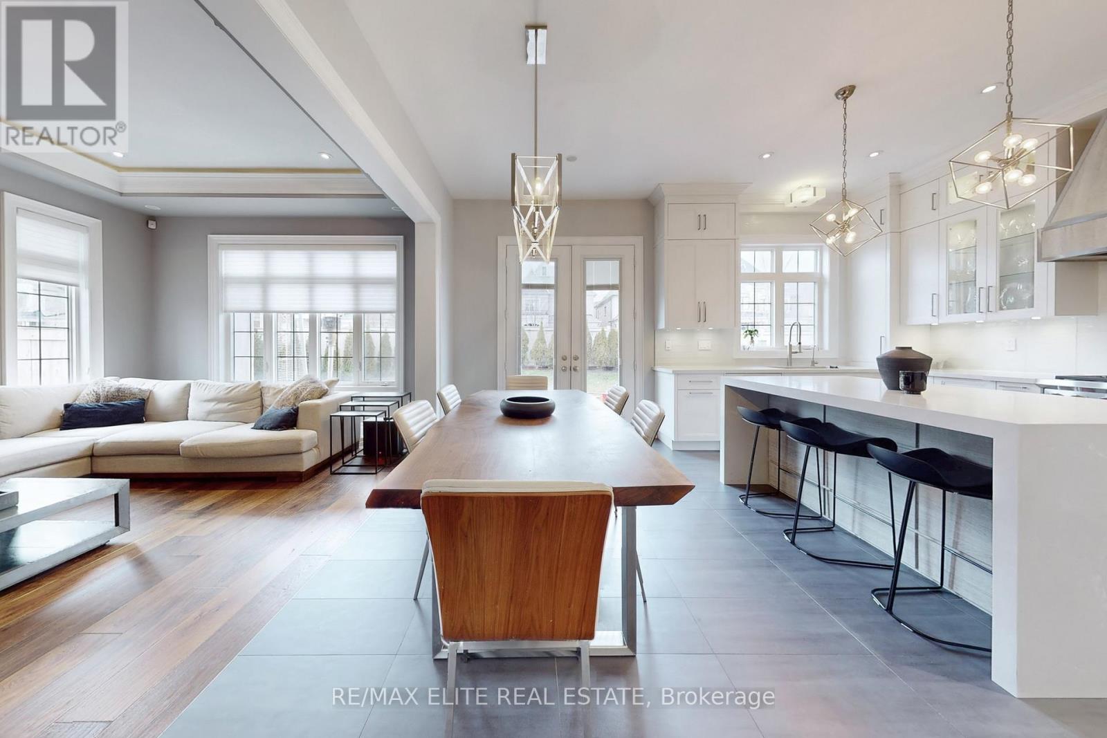 7 Colyton Court, Aurora (Aurora Grove), Ontario  L4G 6Z6 - Photo 19 - N12382795