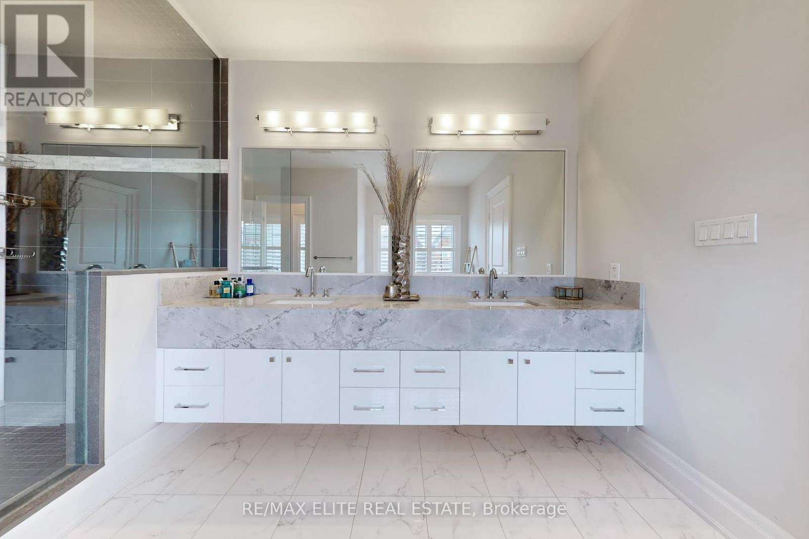 7 Colyton Court, Aurora (Aurora Grove), Ontario  L4G 6Z6 - Photo 29 - N12382795