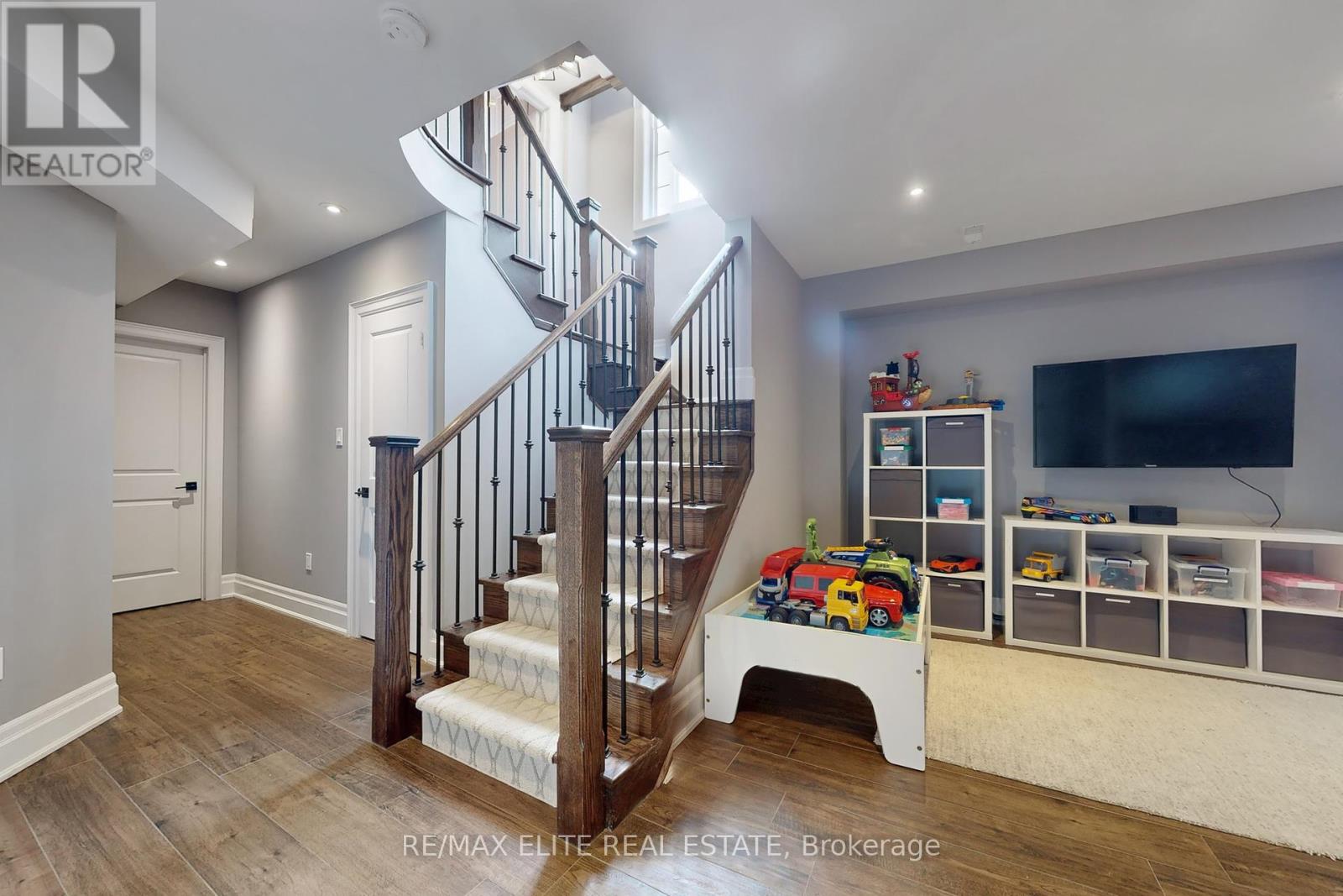 7 Colyton Court, Aurora (Aurora Grove), Ontario  L4G 6Z6 - Photo 38 - N12382795