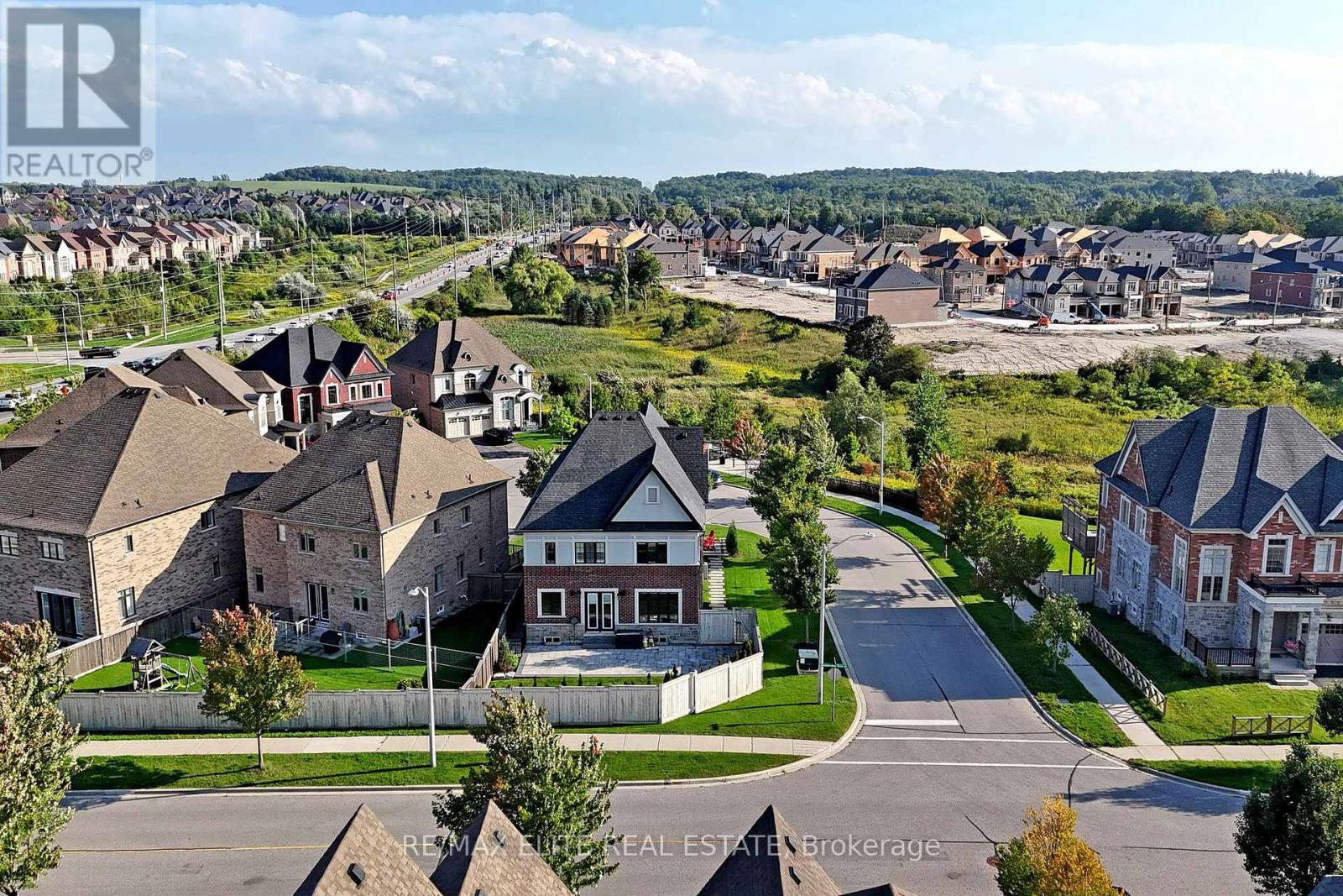 7 Colyton Court, Aurora (Aurora Grove), Ontario  L4G 6Z6 - Photo 49 - N12382795