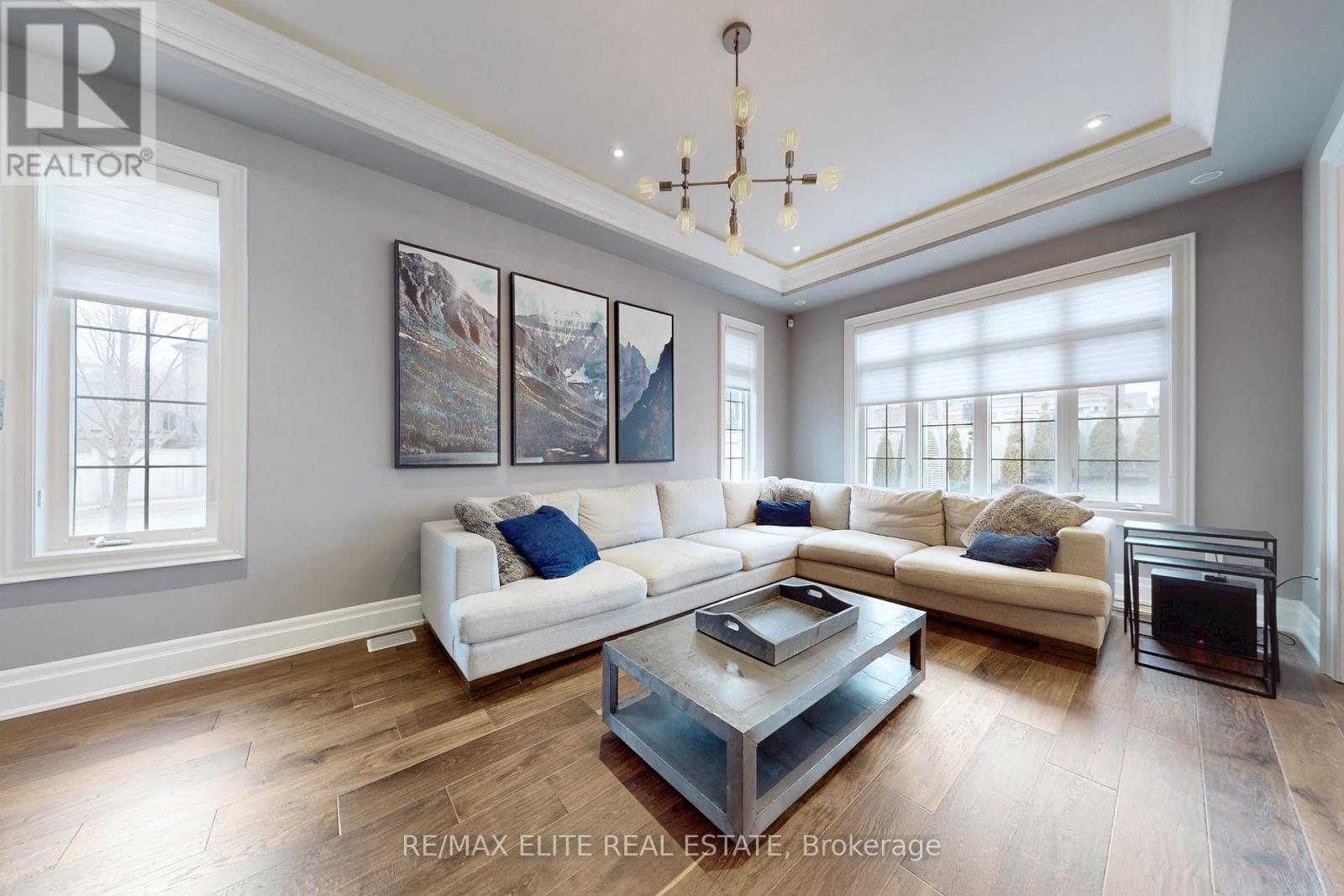 7 Colyton Court, Aurora (Aurora Grove), Ontario  L4G 6Z6 - Photo 7 - N12382795