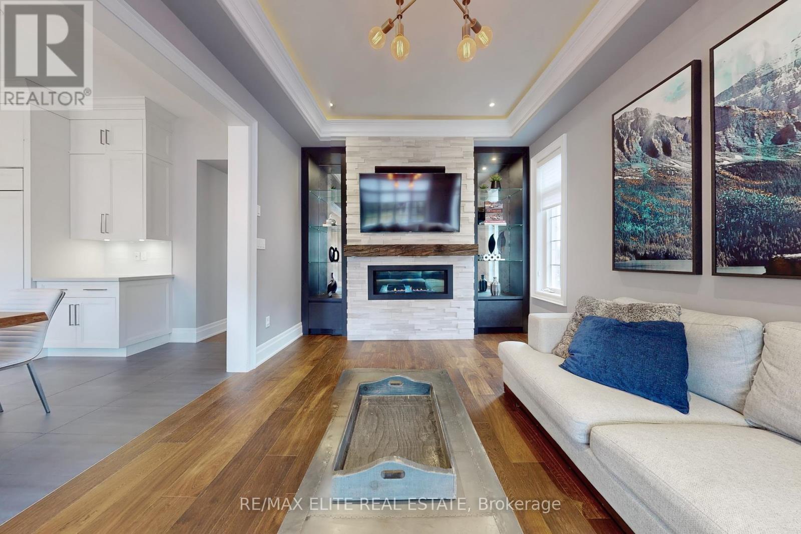 7 Colyton Court, Aurora (Aurora Grove), Ontario  L4G 6Z6 - Photo 9 - N12382795