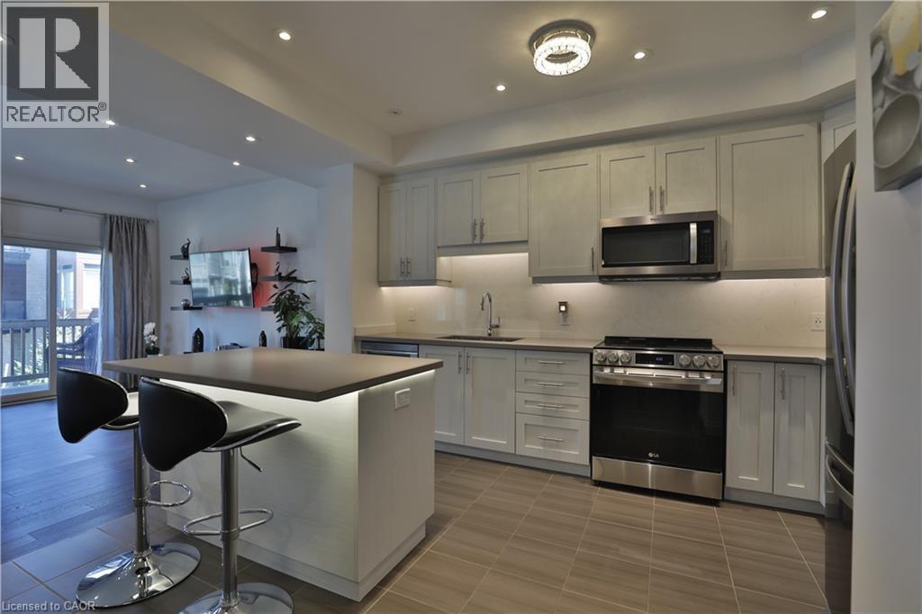 94 Soho Street, Stoney Creek, Ontario  L8J 0L4 - Photo 4 - 40766004