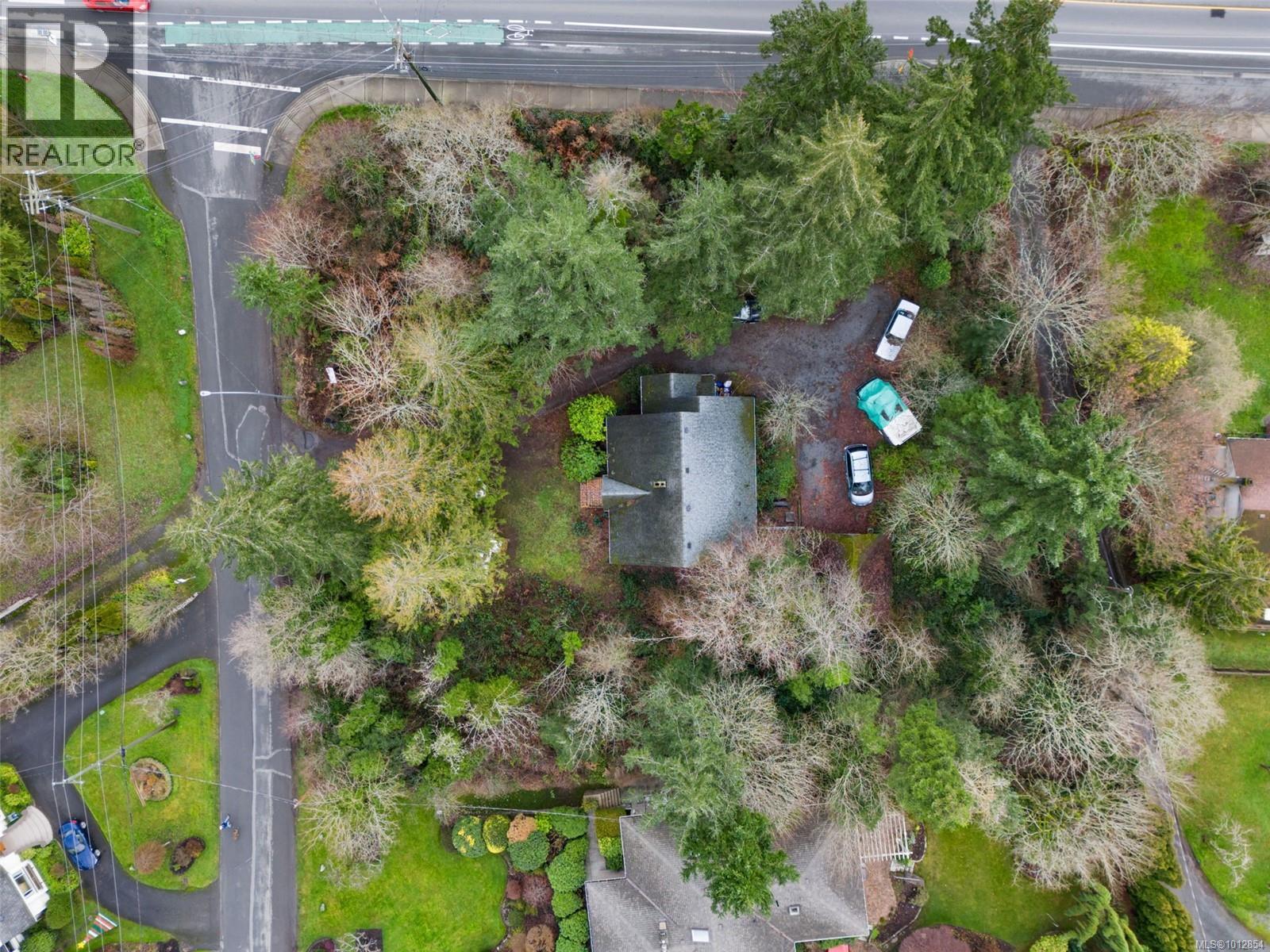 Property at 2895 Murray Dr image 2