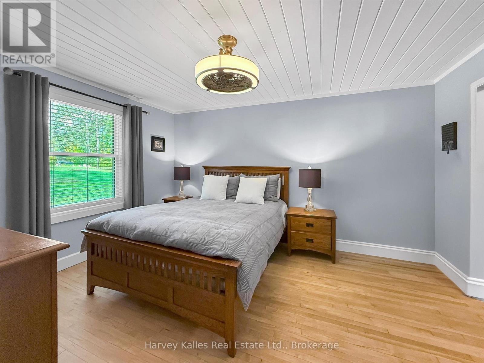 15 Victoria Street, Seguin, Ontario  P0C 1J0 - Photo 8 - X12382824