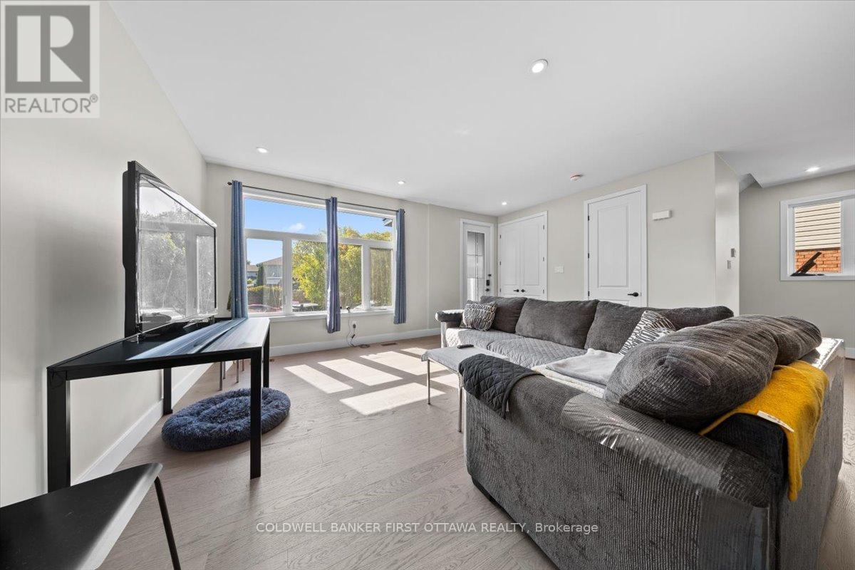 A & B - 25 Pennard Way, Ottawa, Ontario  K1T 4C1 - Photo 14 - X12382817