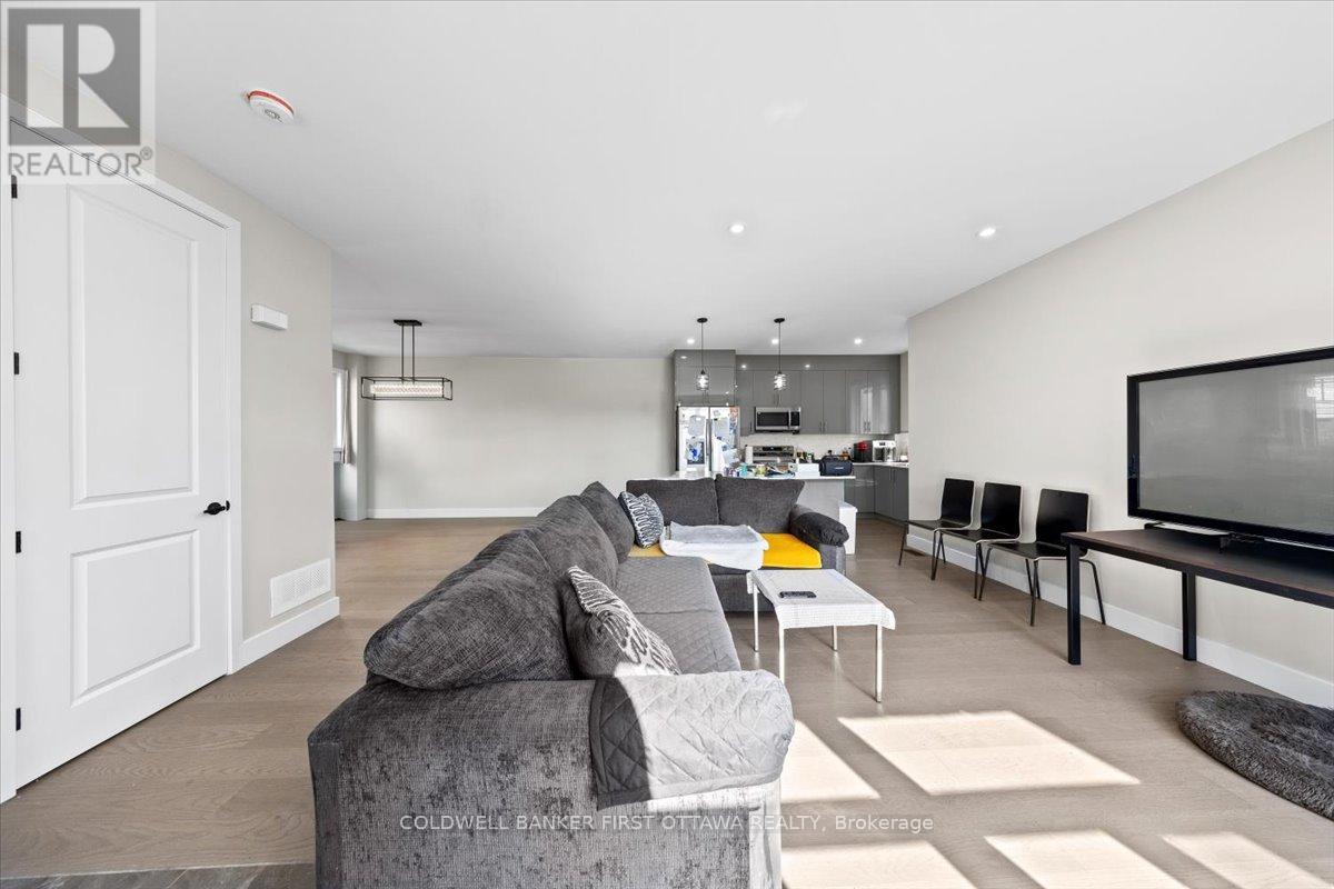 A & B - 25 Pennard Way, Ottawa, Ontario  K1T 4C1 - Photo 15 - X12382817